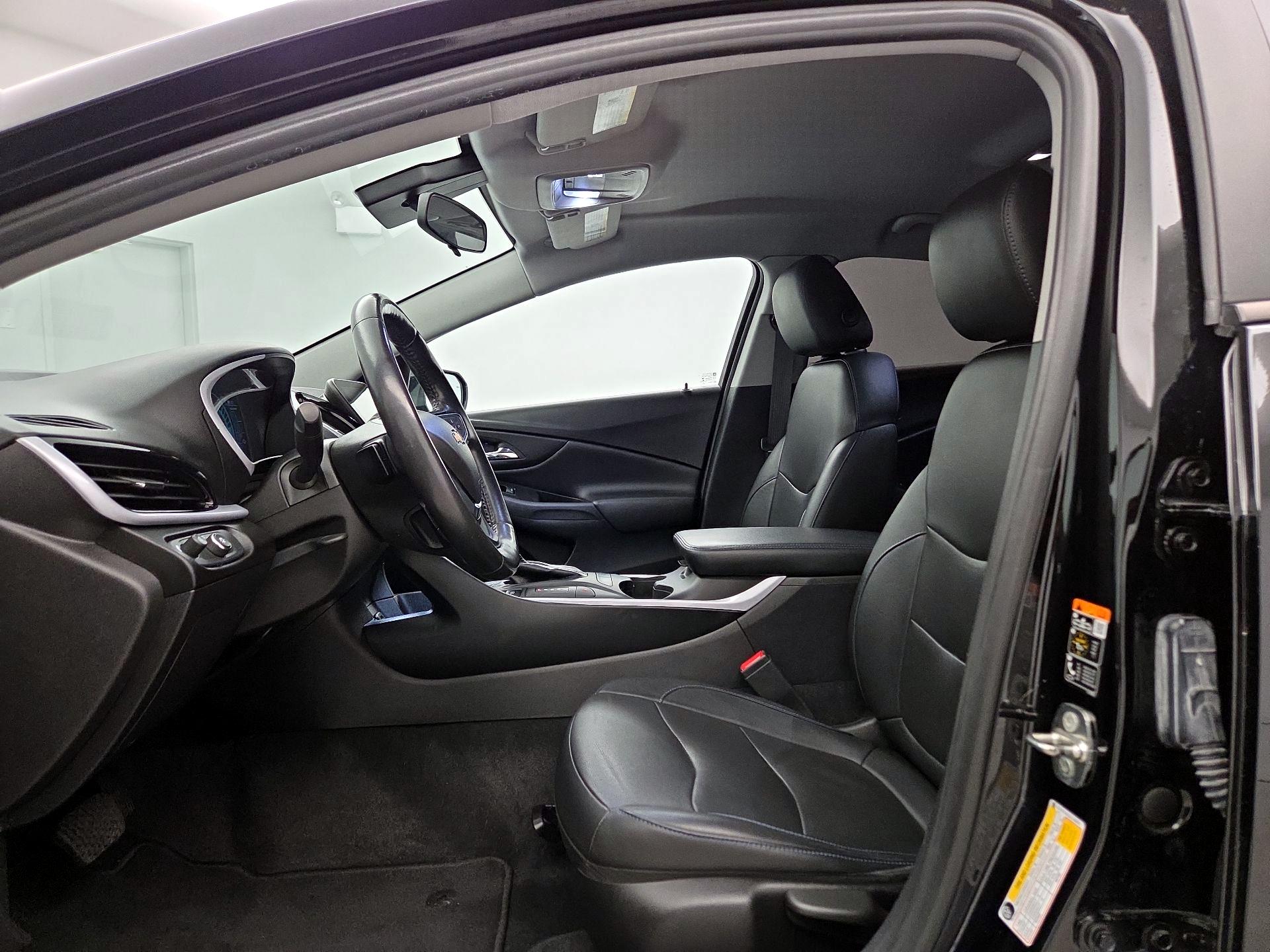 Thumbnail: 2018 Chevrolet Volt - 11