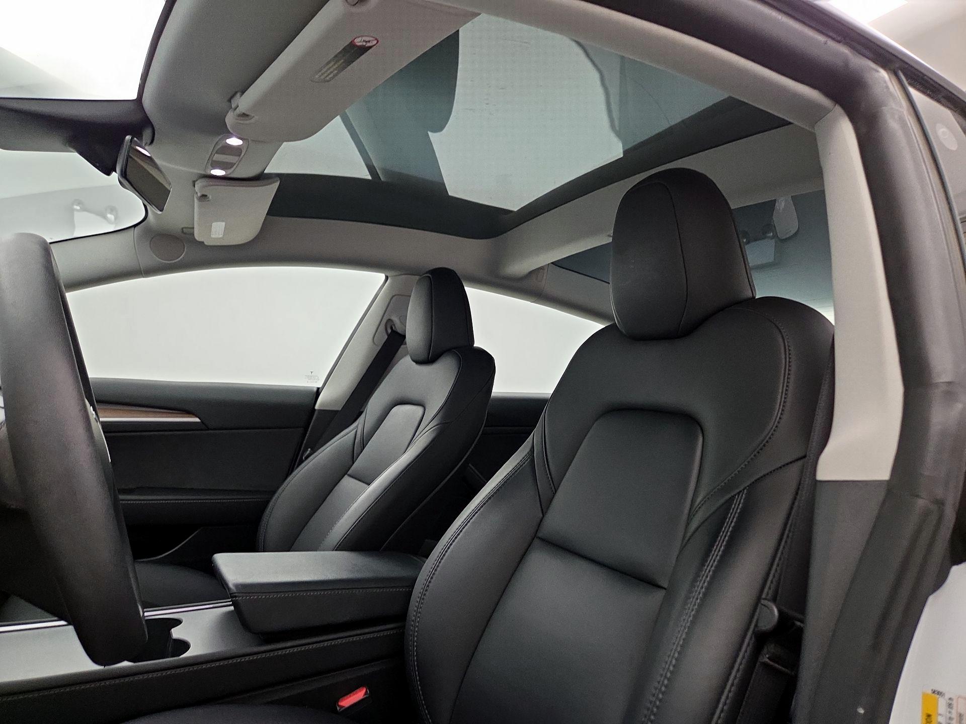 Thumbnail: 2023 Tesla Model 3 - 18