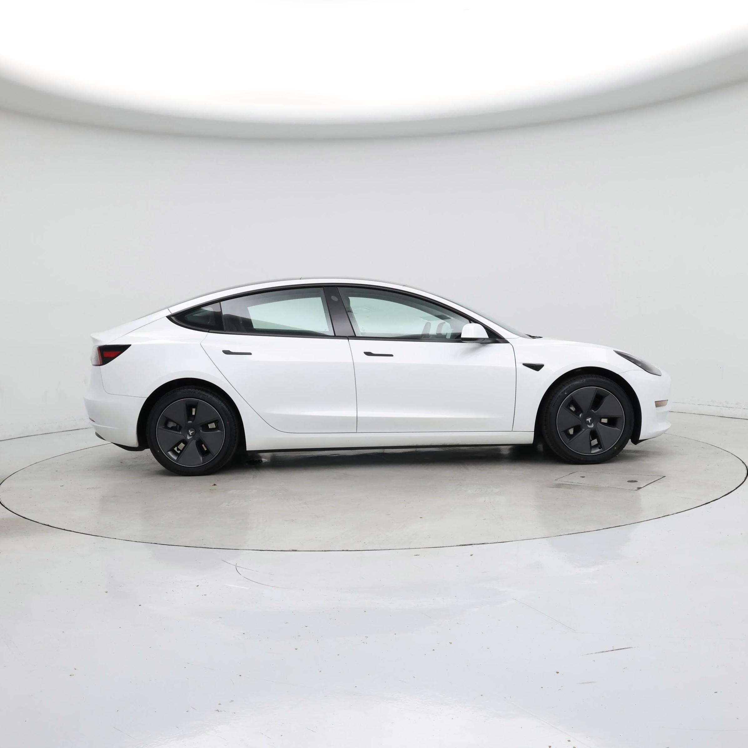 Thumbnail: 2023 Tesla Model 3 - 7