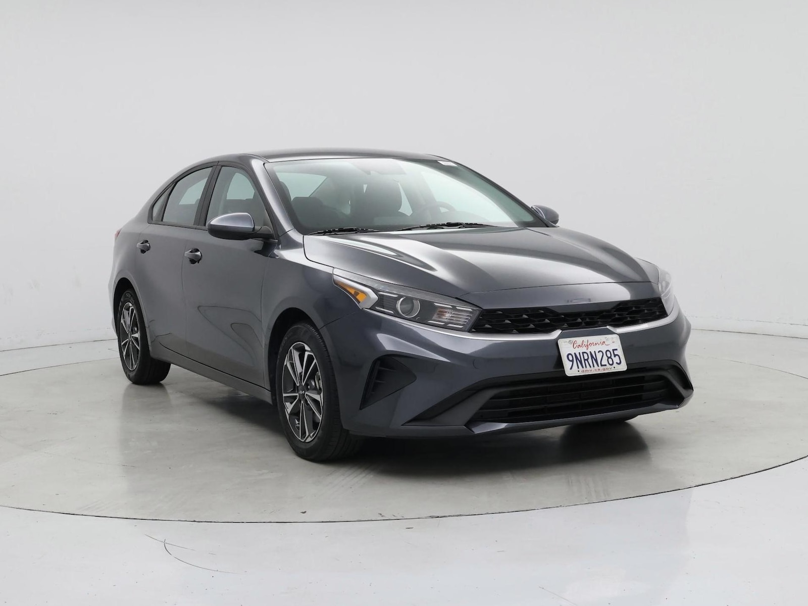 2024 Kia Forte LXS - Photo 2