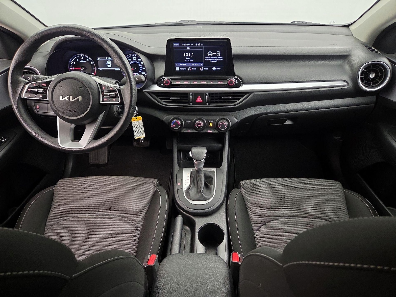 2024 Kia Forte LXS - Photo 10