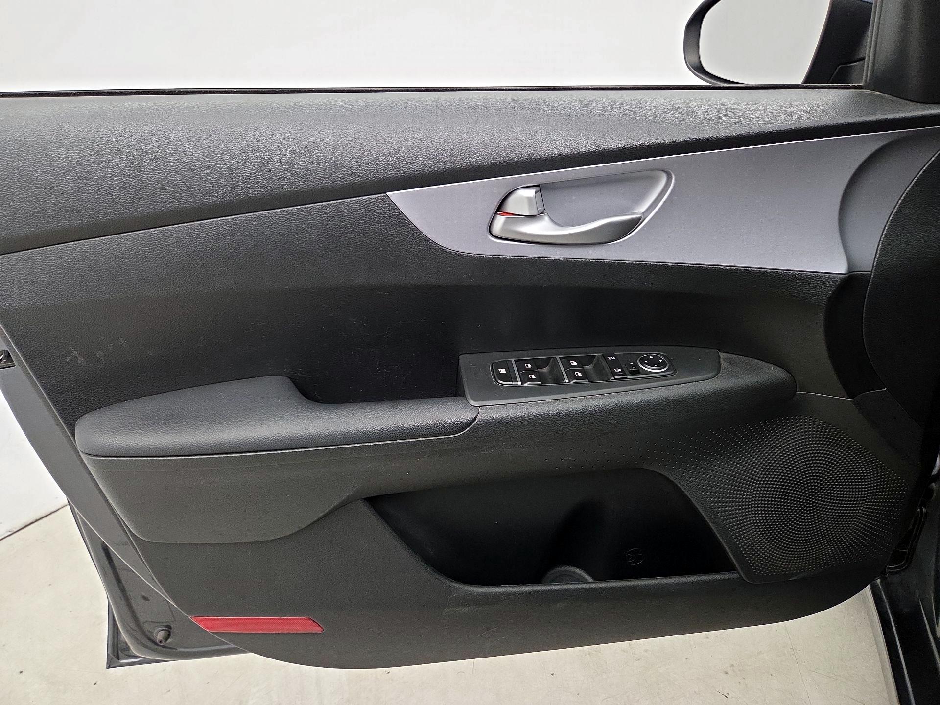 Thumbnail: 2024 Kia Forte - 12