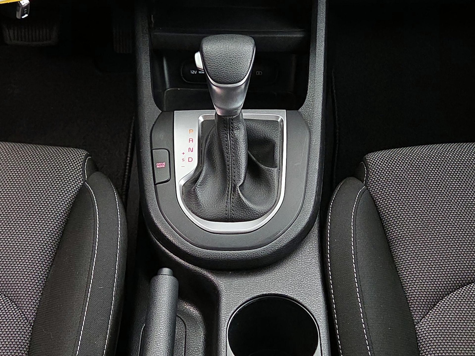 2024 Kia Forte LXS - Photo 18