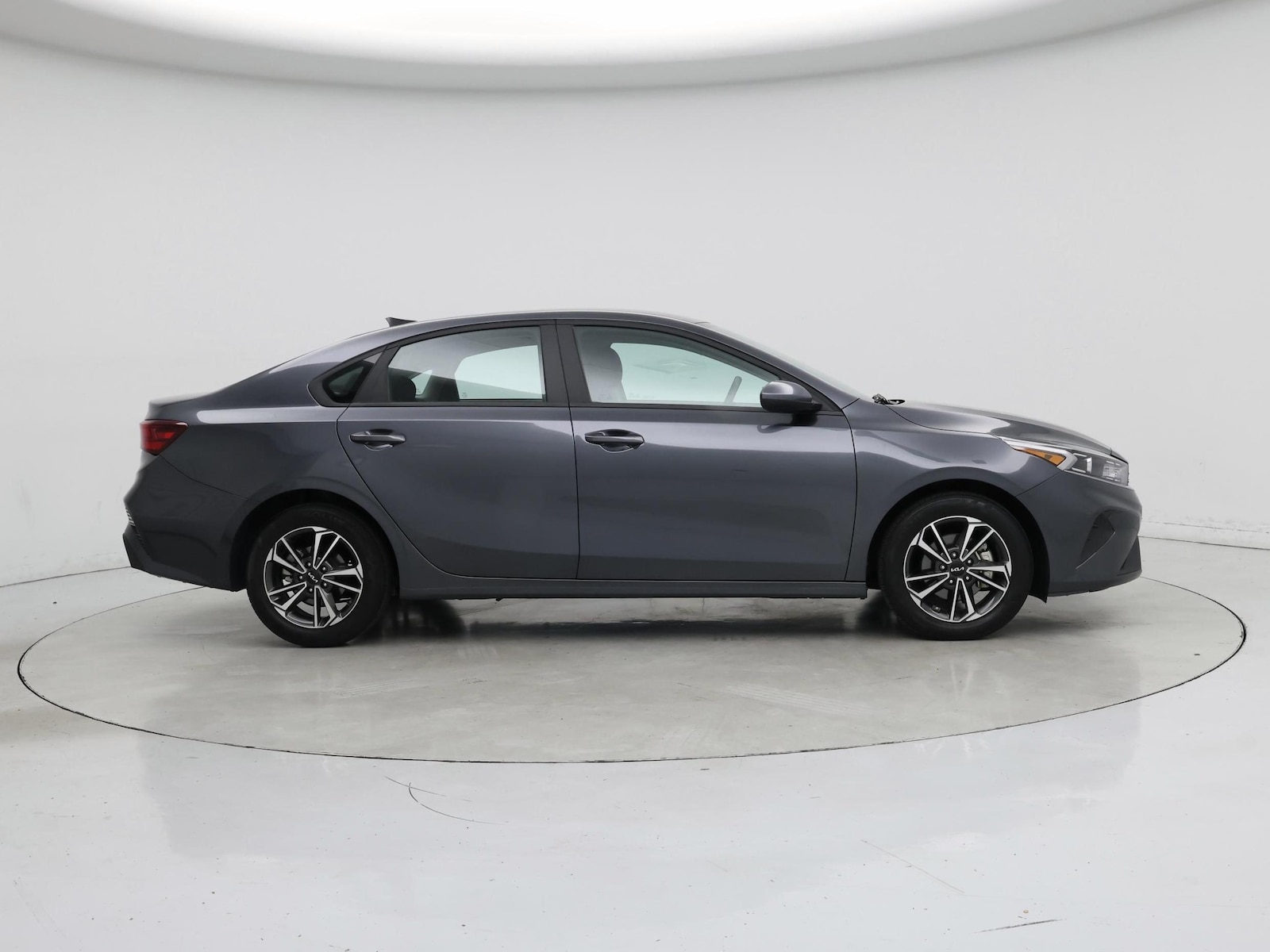 2024 Kia Forte LXS - Photo 8