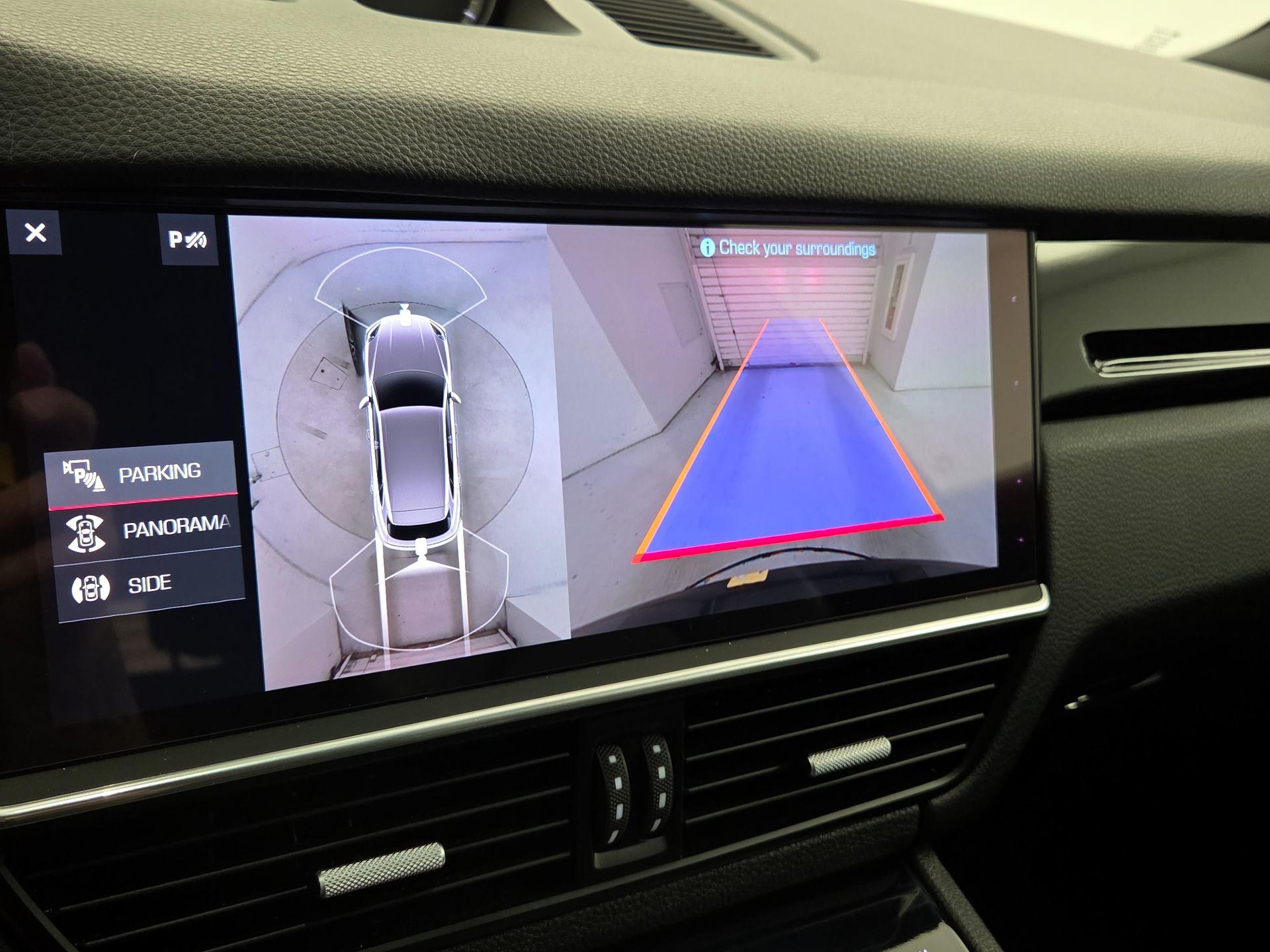 Thumbnail: 2019 Porsche Cayenne - 15