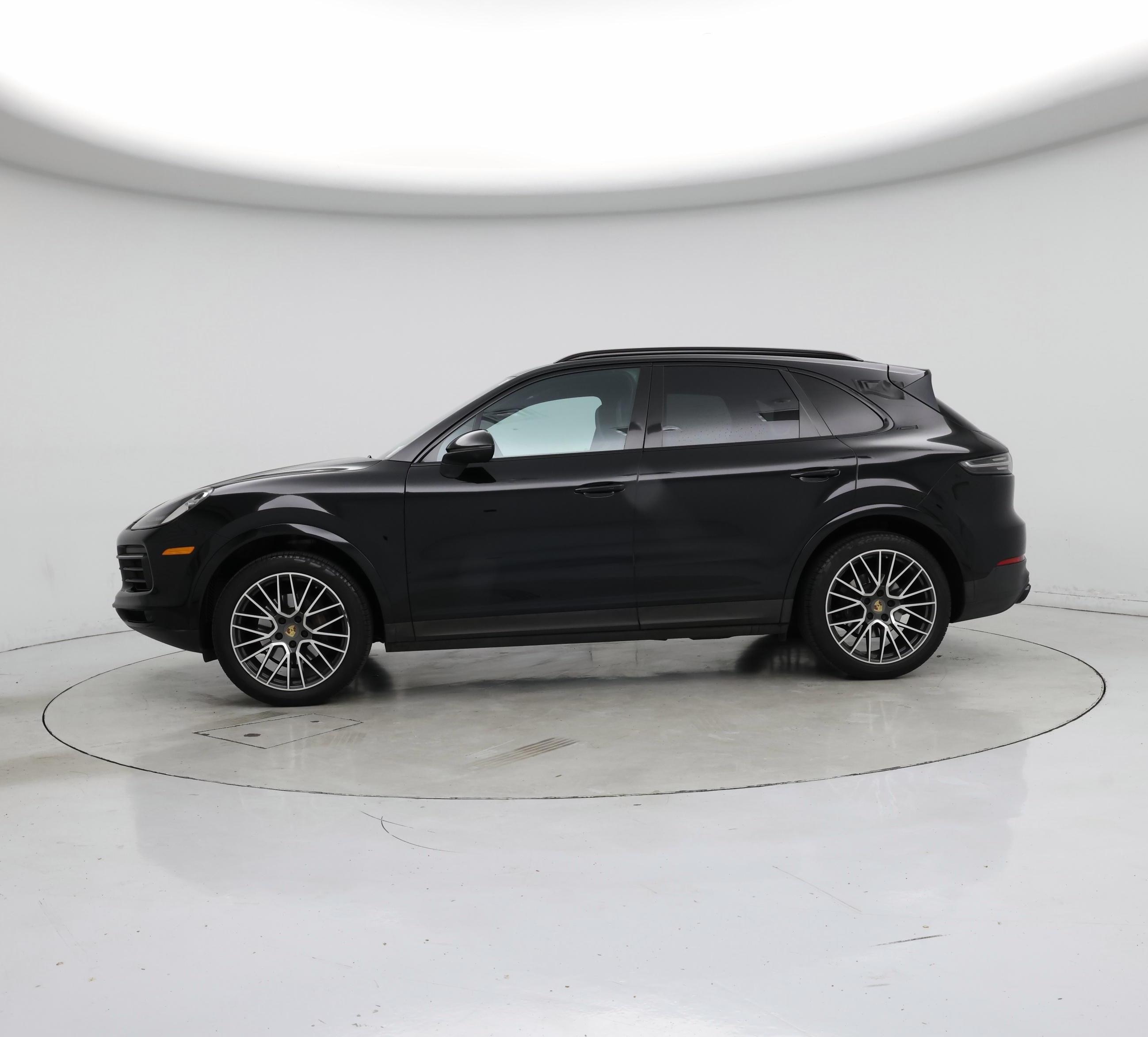 Thumbnail: 2019 Porsche Cayenne - 3