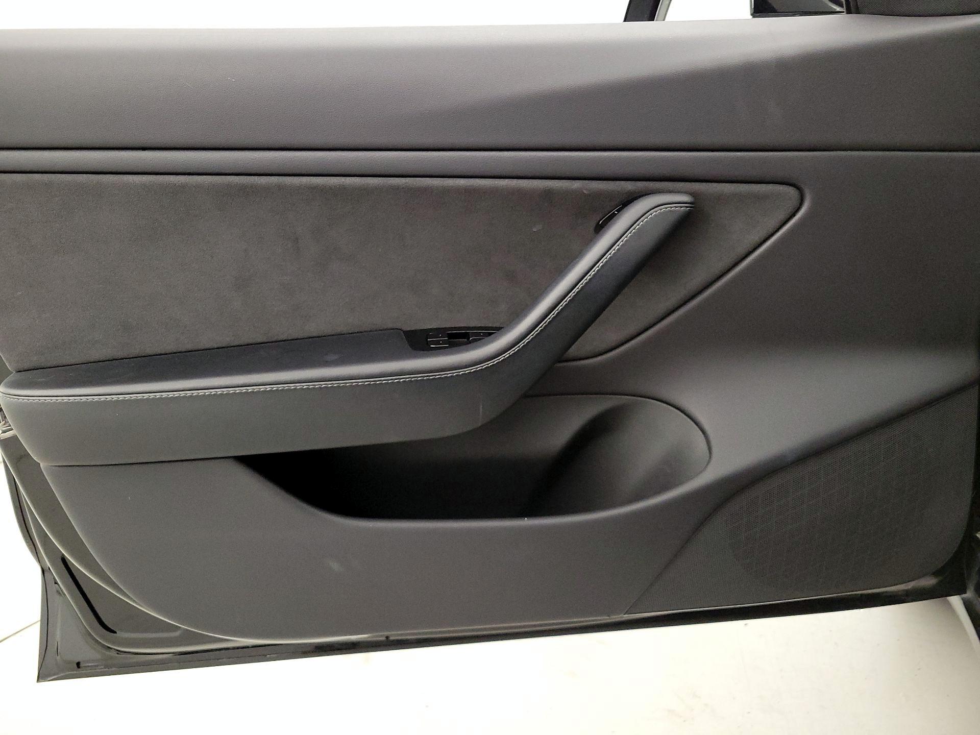 Thumbnail: 2019 Tesla Model 3 - 12