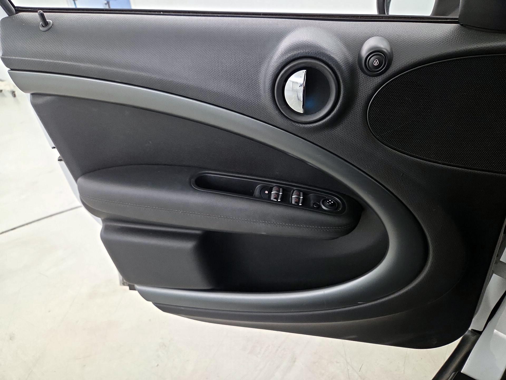 Thumbnail: 2016 MINI Cooper Countryman - 12