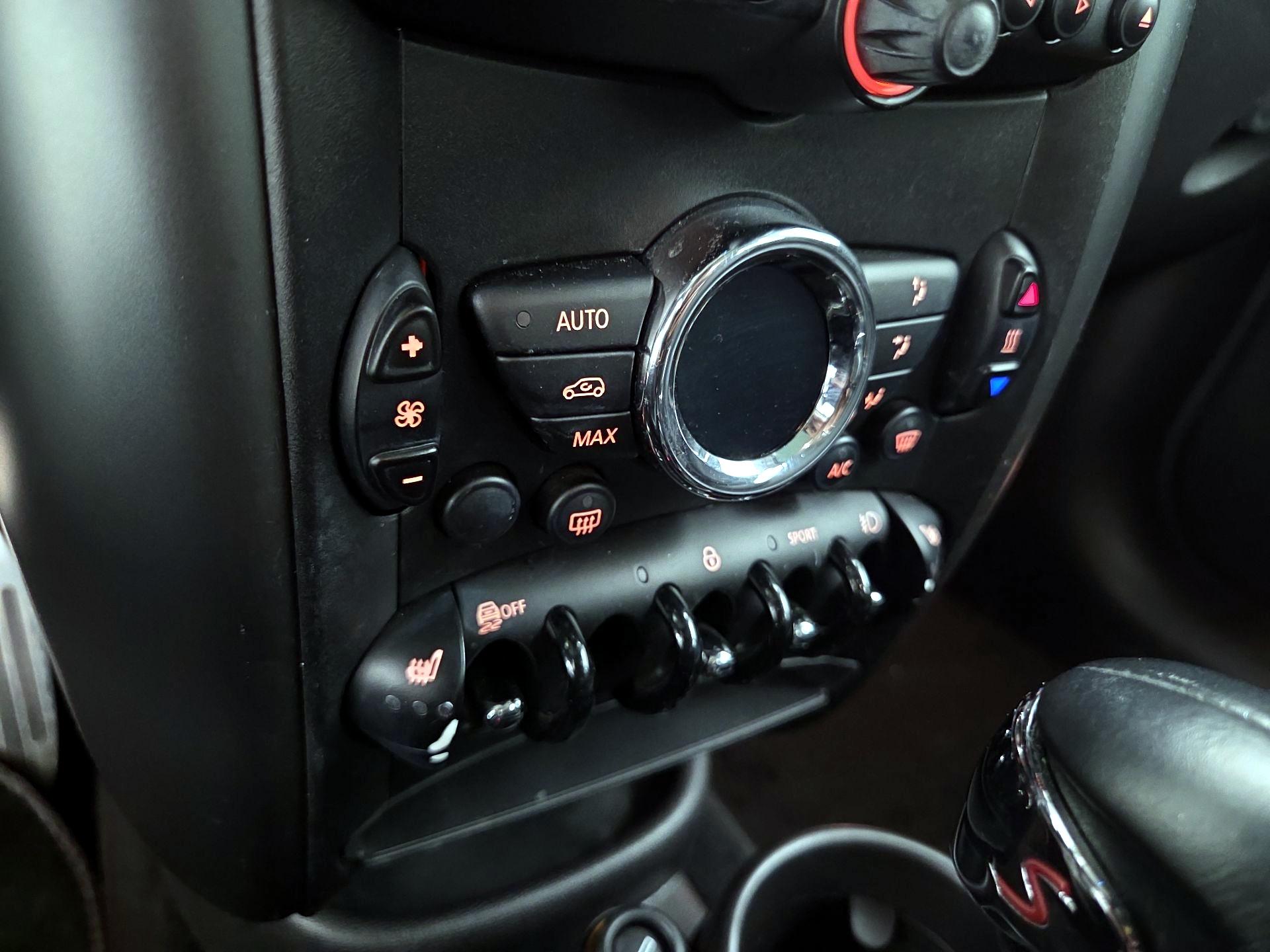 Thumbnail: 2016 MINI Cooper Countryman - 14