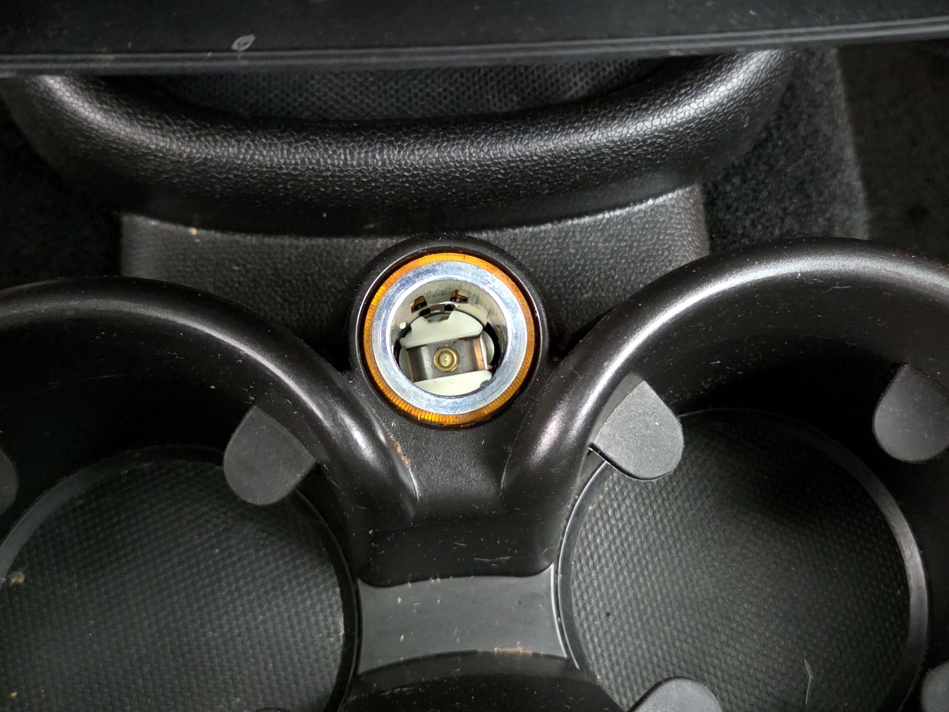 Thumbnail: 2016 MINI Cooper Countryman - 16