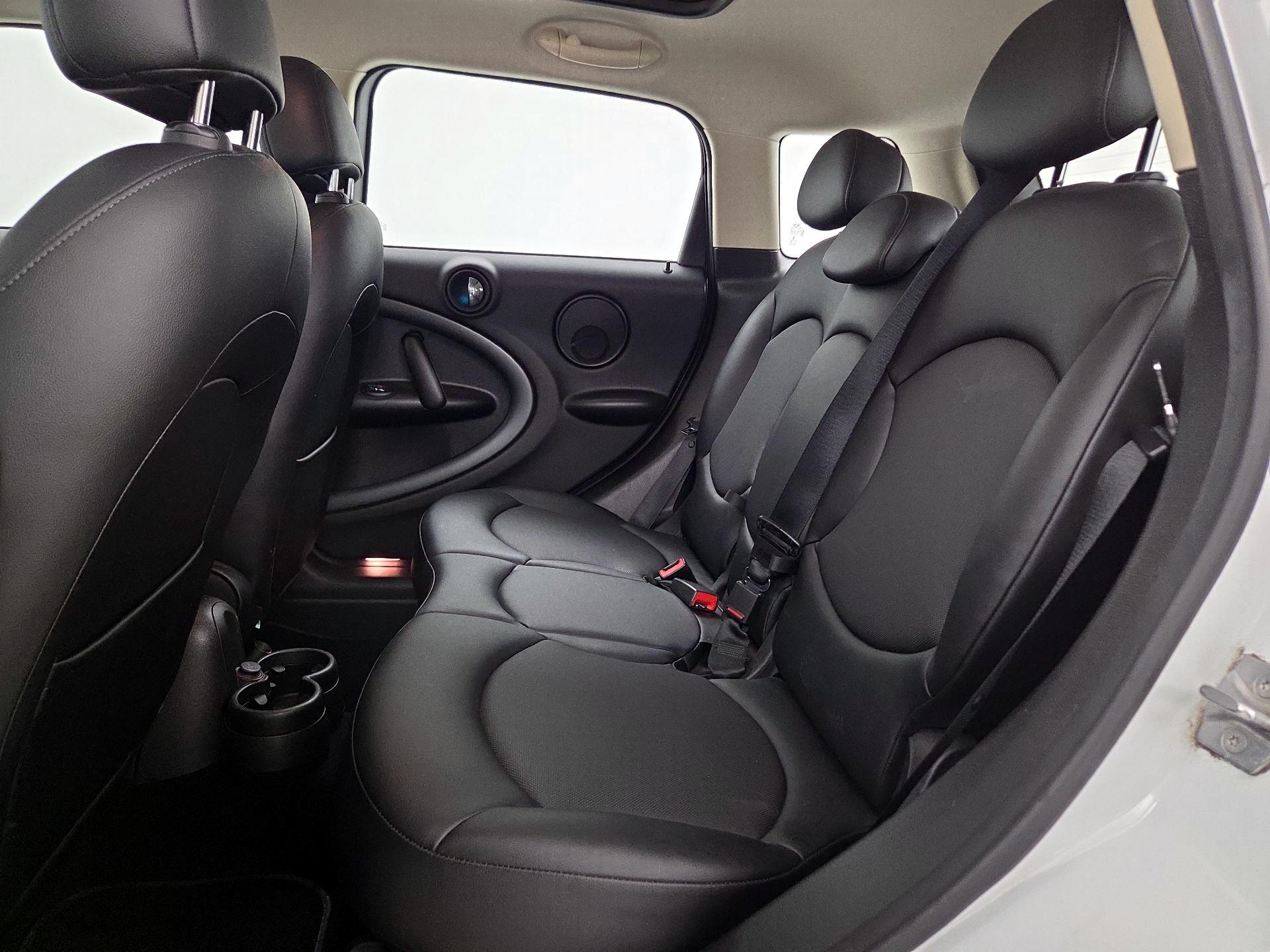 Thumbnail: 2016 MINI Cooper Countryman - 18