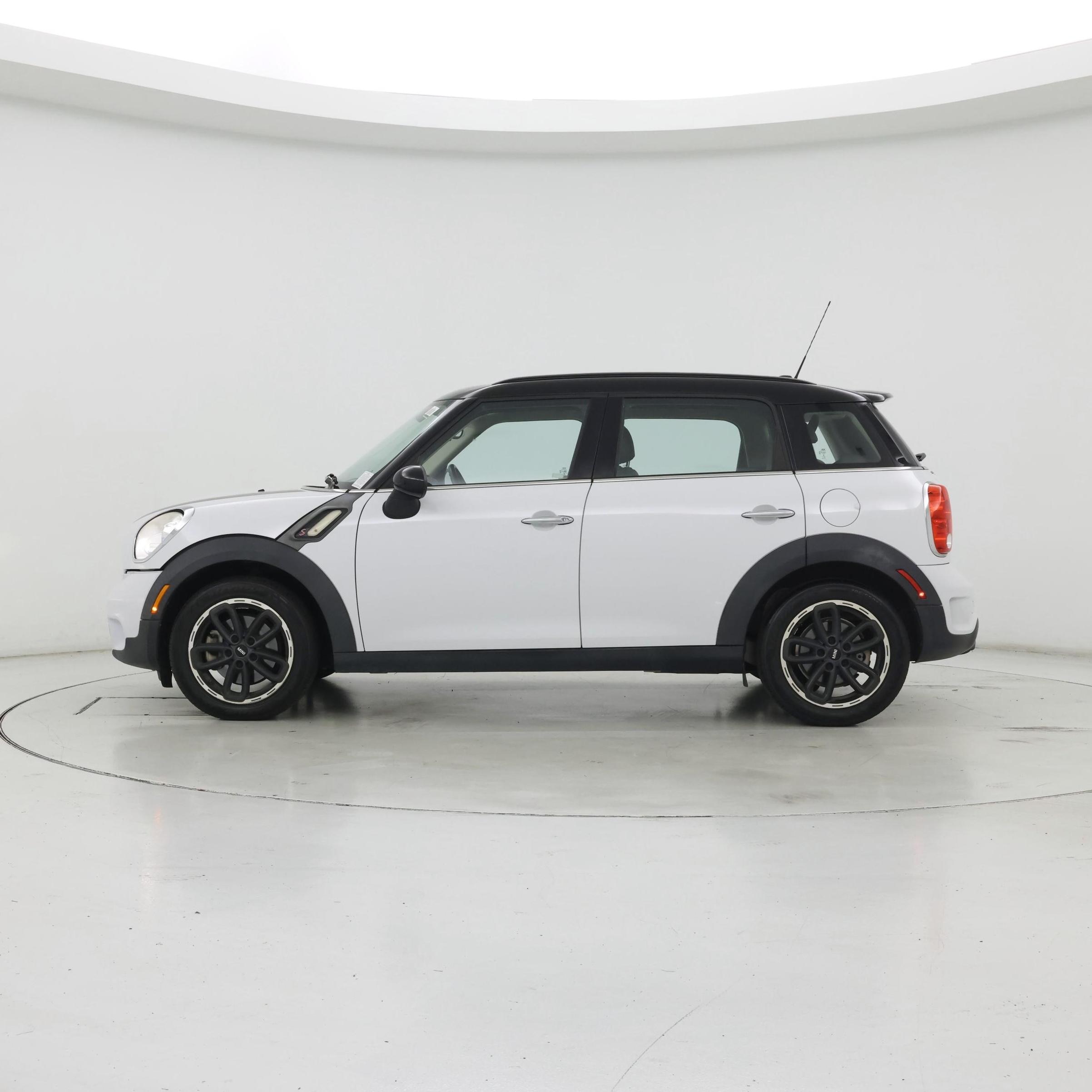 Thumbnail: 2016 MINI Cooper Countryman - 3