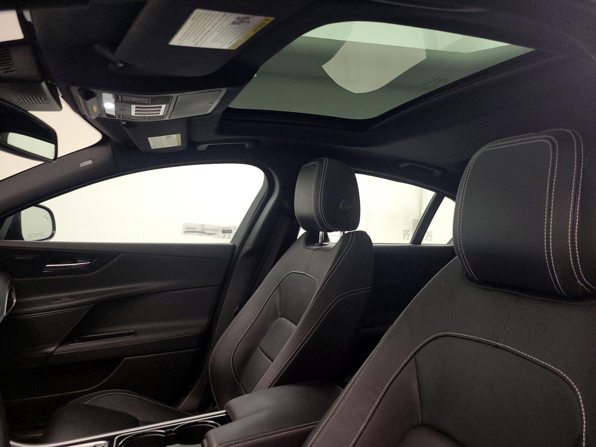 Thumbnail: 2017 Jaguar XE - 19