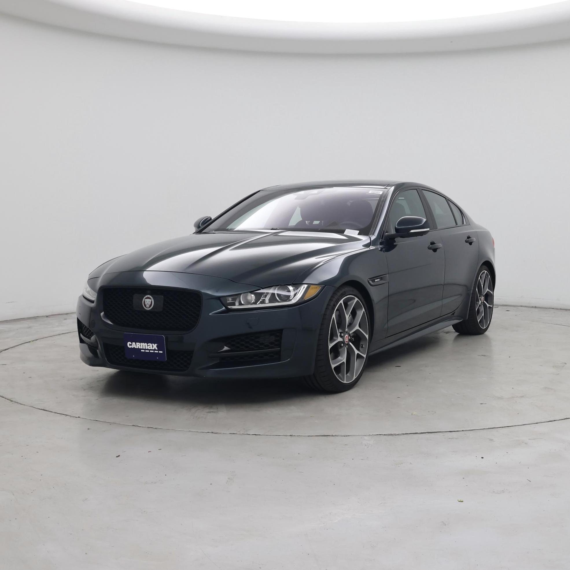 Thumbnail: 2017 Jaguar XE - 4