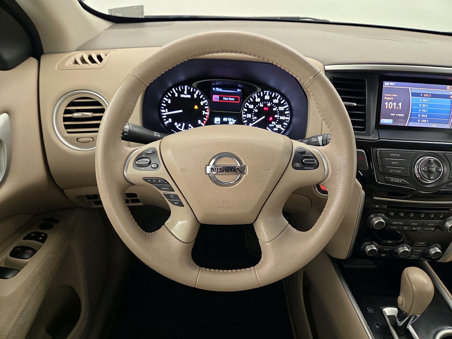 Thumbnail: 2014 Nissan Pathfinder - 10