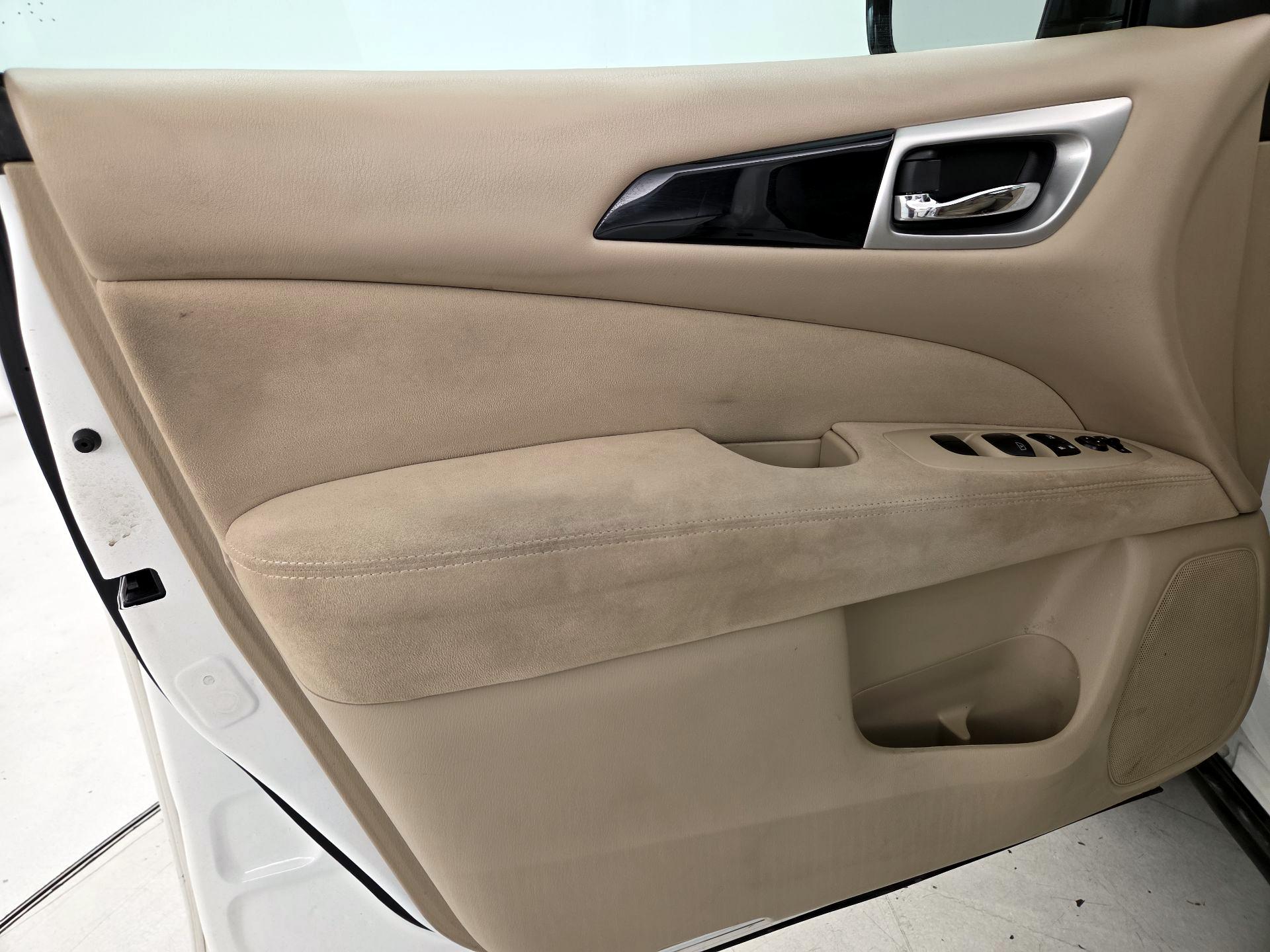 Thumbnail: 2014 Nissan Pathfinder - 12