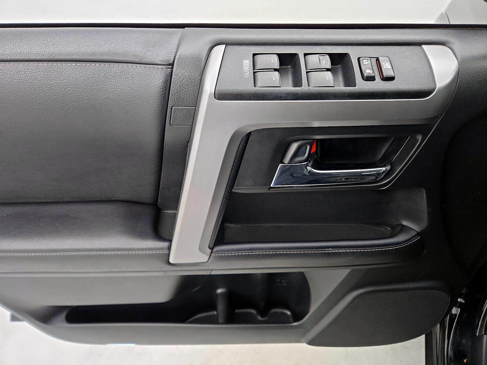 Thumbnail: 2022 Toyota 4Runner - 12