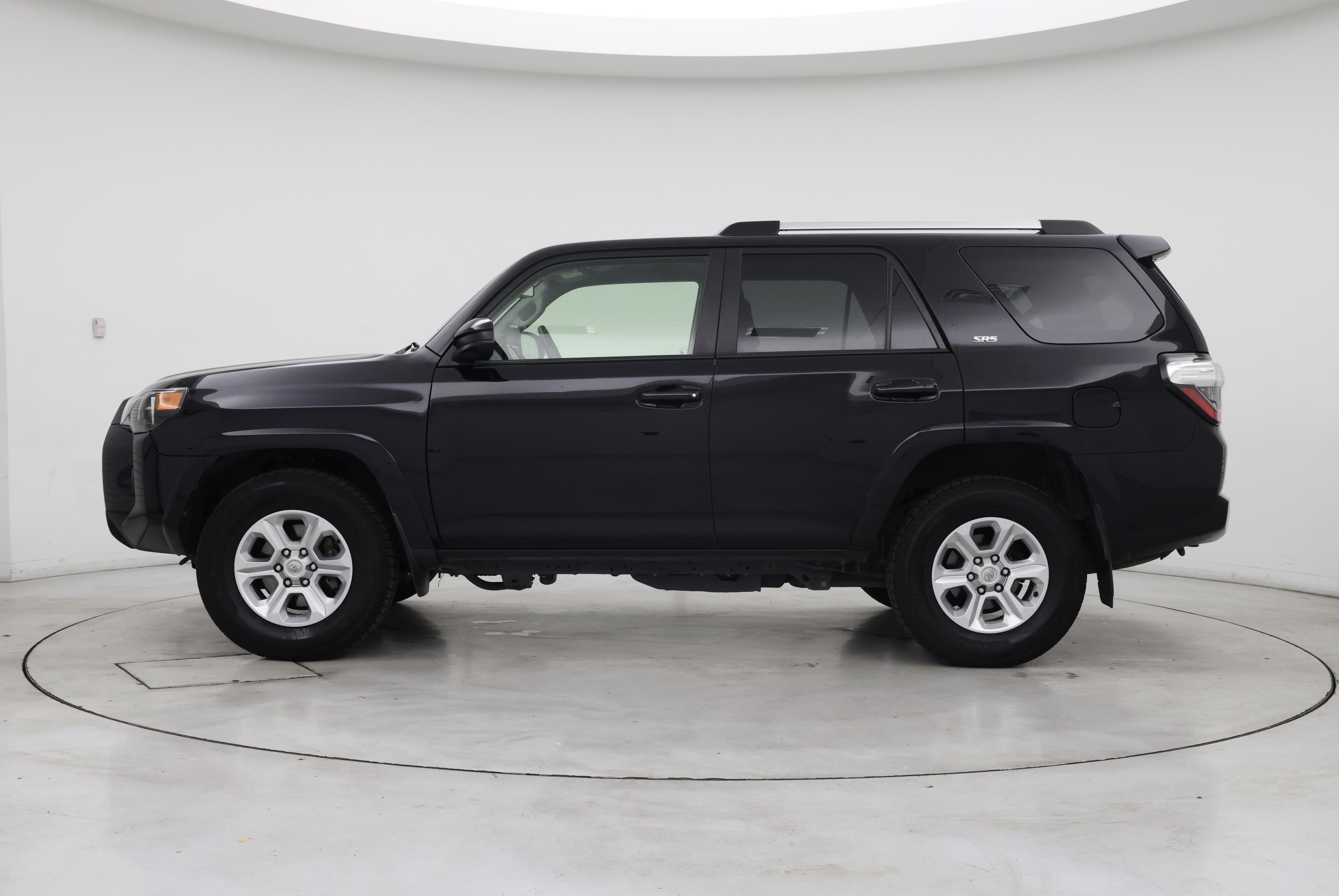 Thumbnail: 2022 Toyota 4Runner - 3