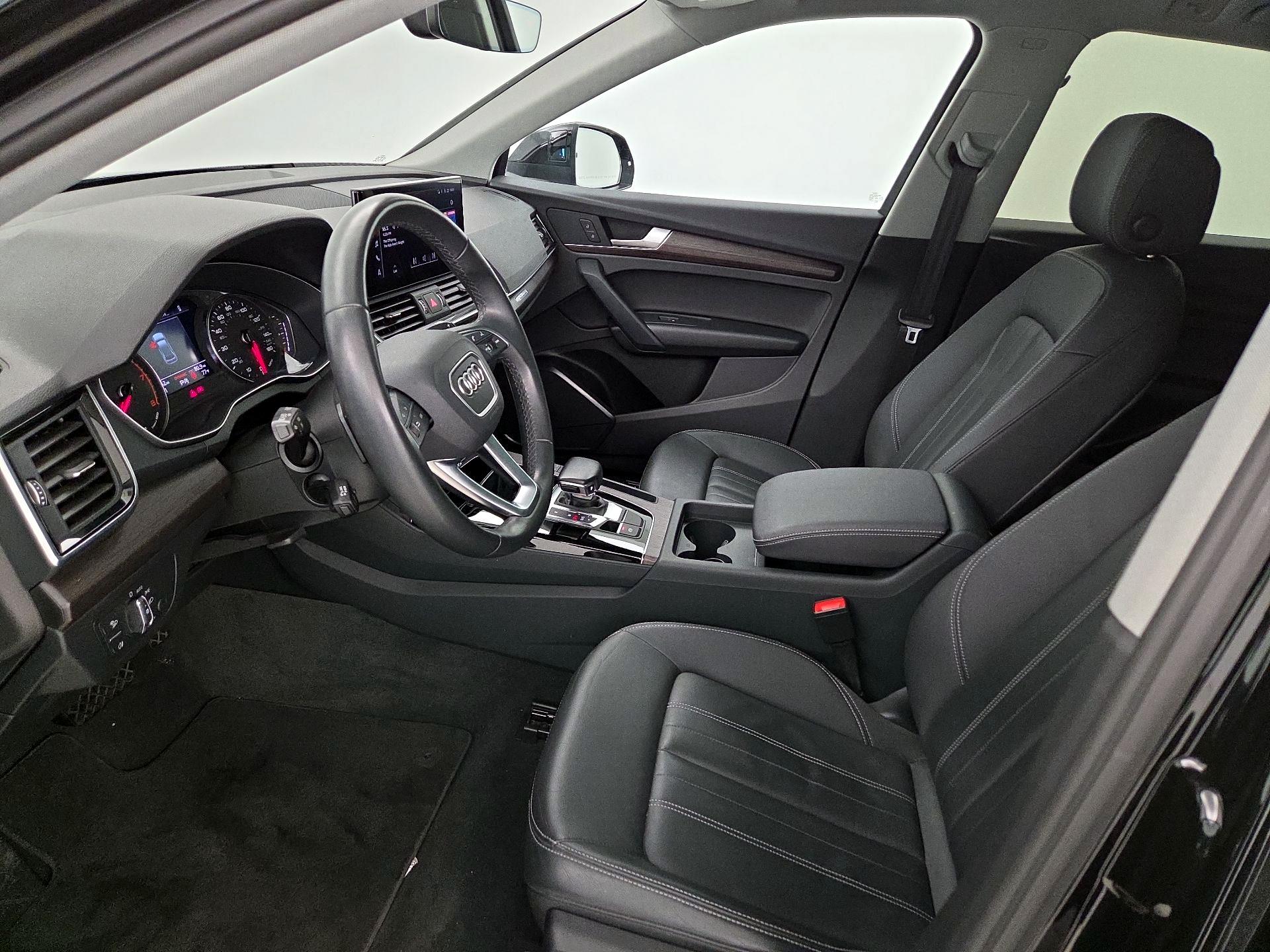 Thumbnail: 2023 Audi Q5 - 11