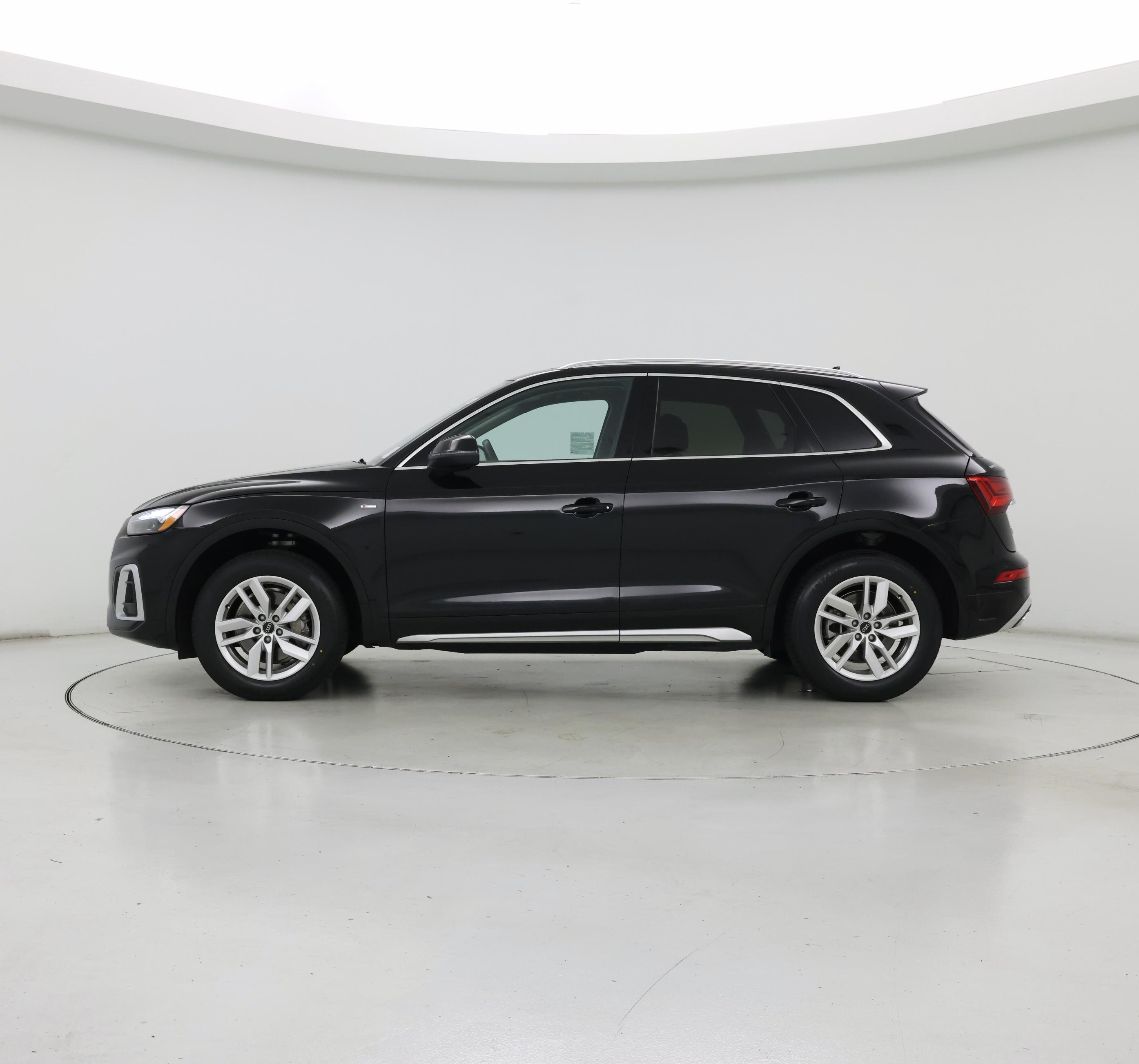Thumbnail: 2023 Audi Q5 - 3