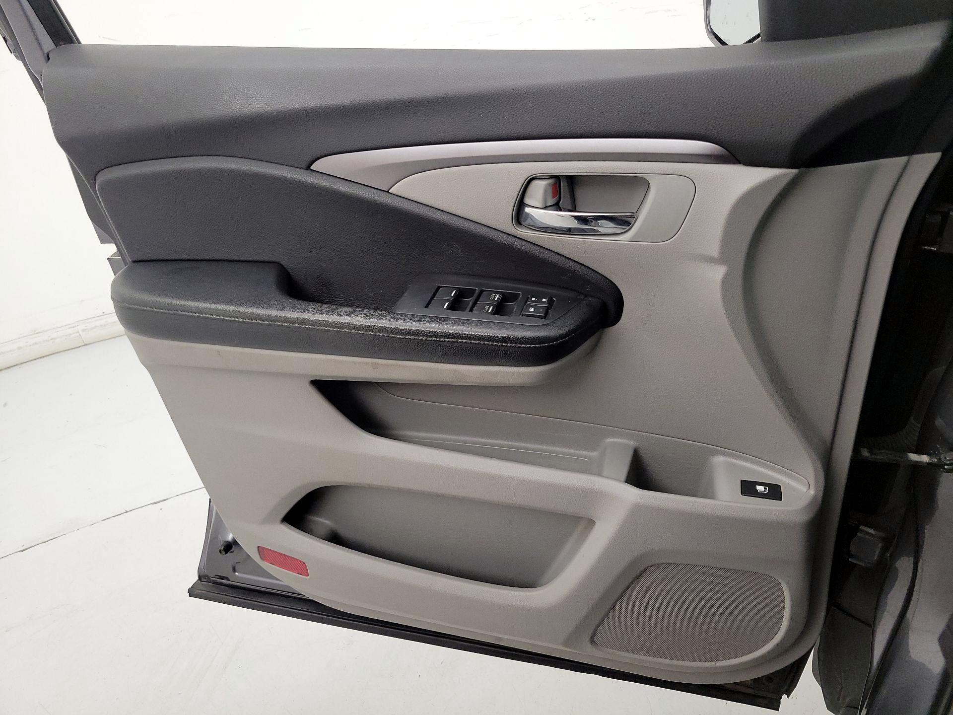 Thumbnail: 2017 Honda Ridgeline - 12