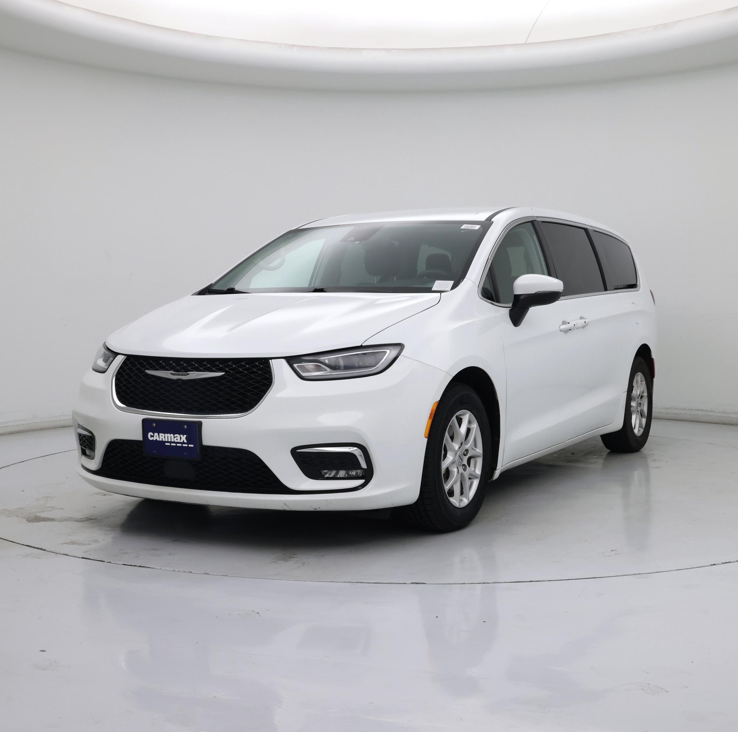 Thumbnail: 2023 Chrysler Pacifica - 4