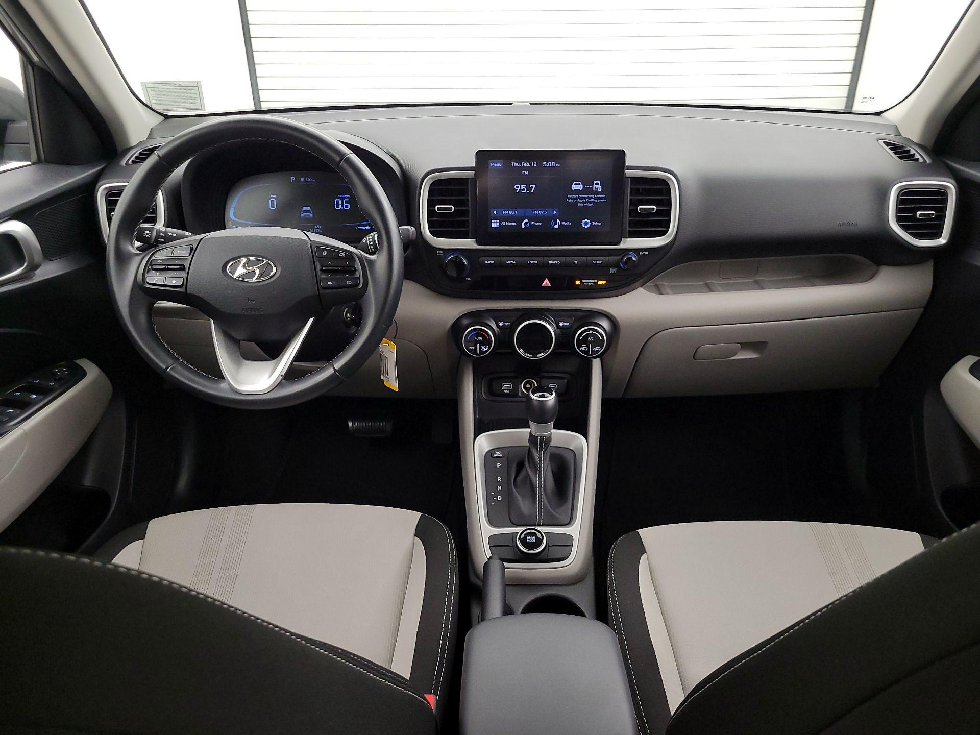 Thumbnail: 2023 Hyundai Venue - 9