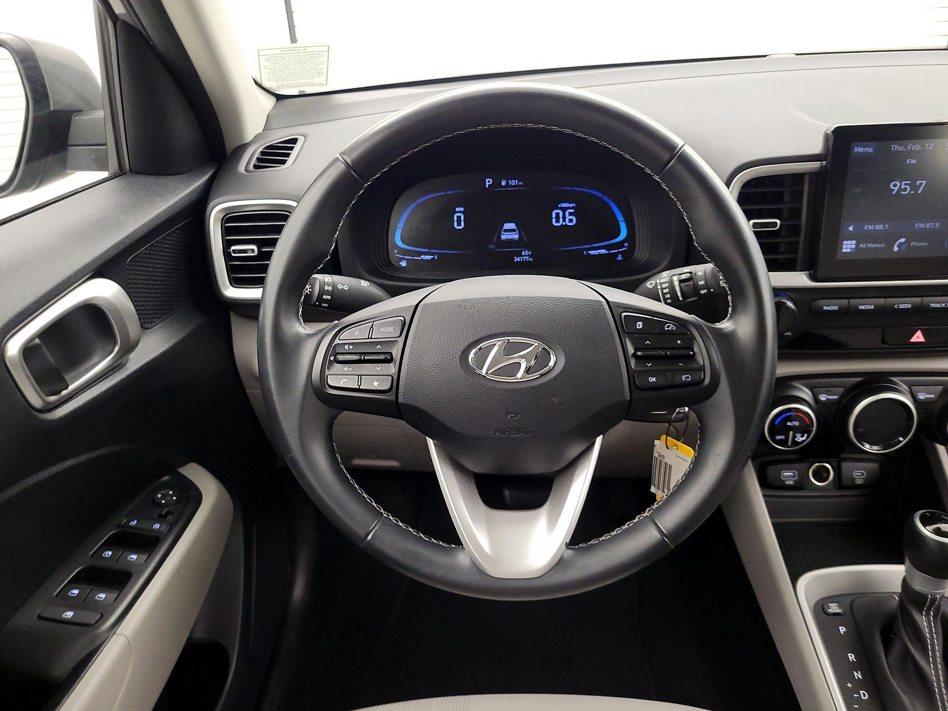 Thumbnail: 2023 Hyundai Venue - 10