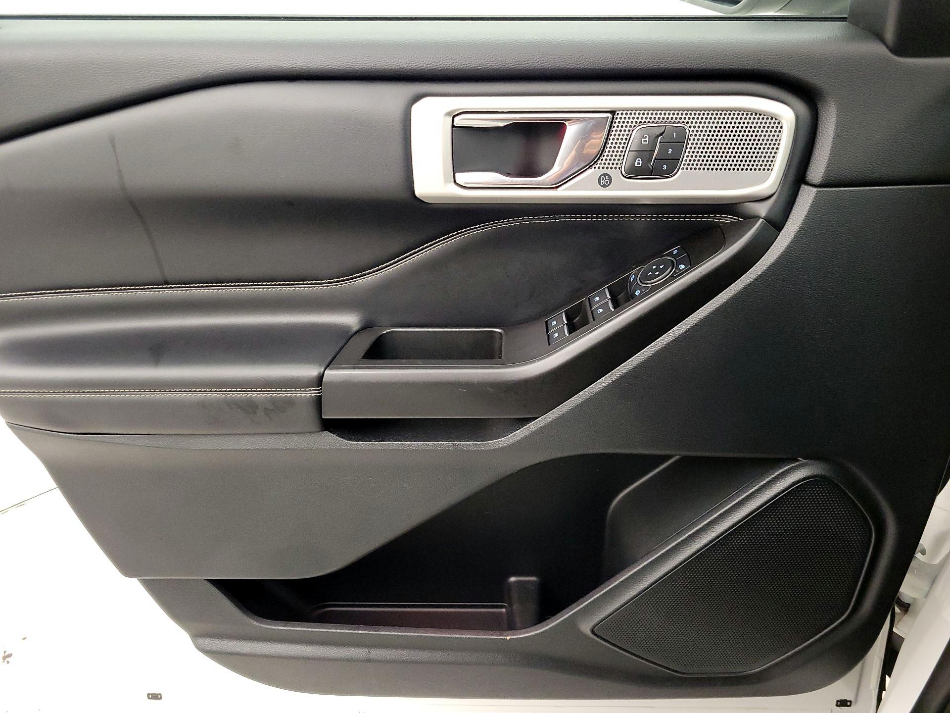 Thumbnail: 2020 Ford Explorer - 12