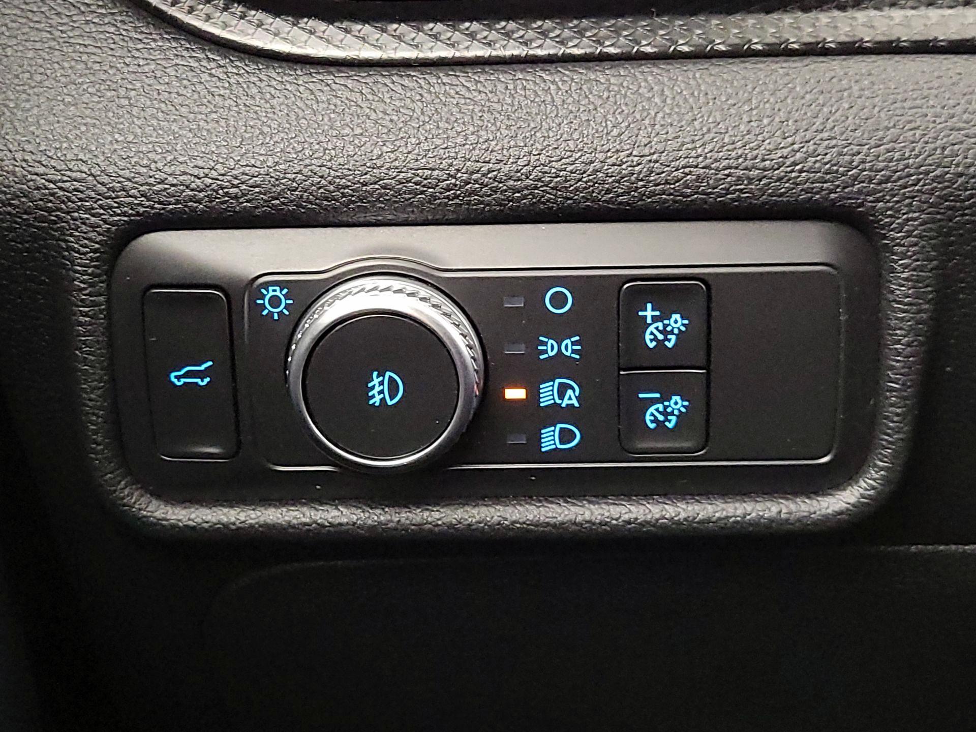 Thumbnail: 2020 Ford Explorer - 13