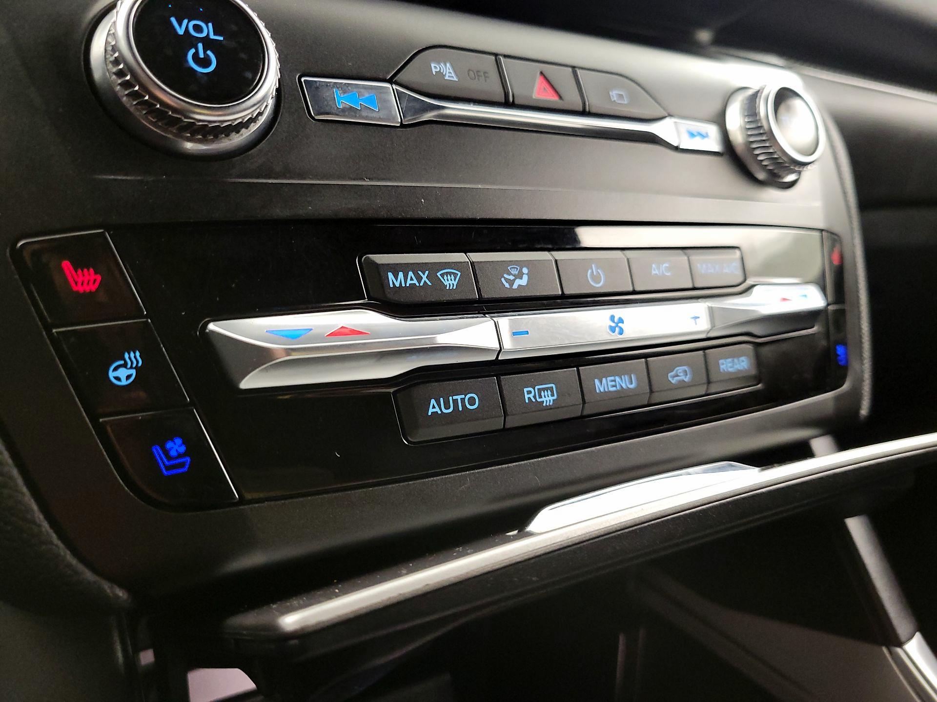 Thumbnail: 2020 Ford Explorer - 17