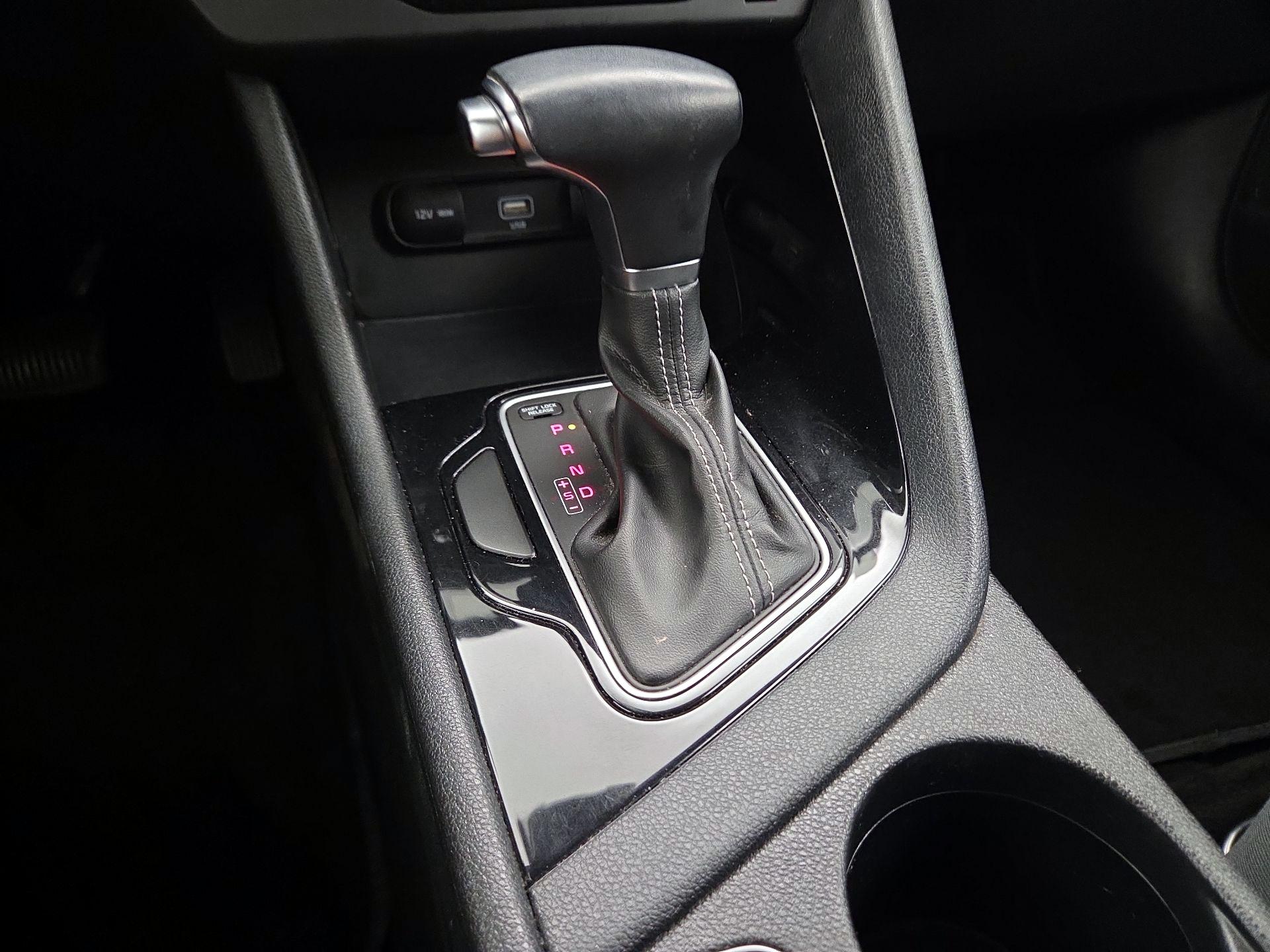 Thumbnail: 2022 Kia Niro - 17