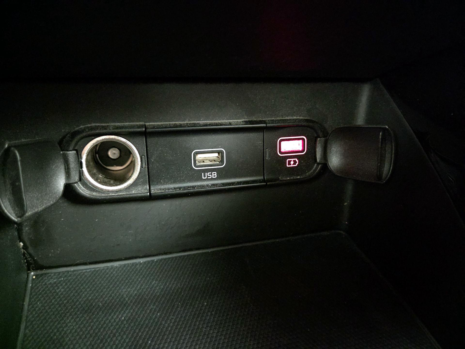 Thumbnail: 2022 Kia Niro - 18