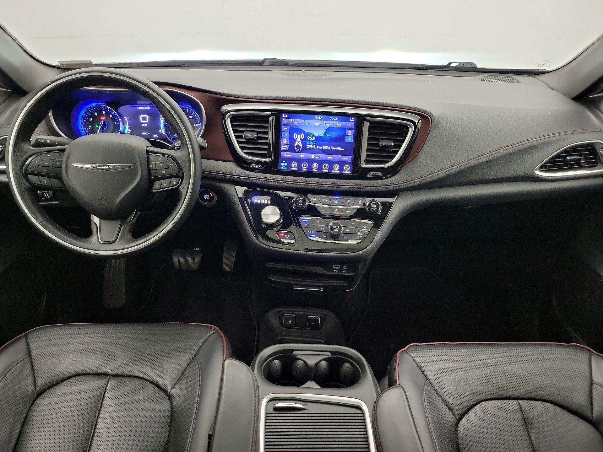 Thumbnail: 2019 Chrysler Pacifica - 9