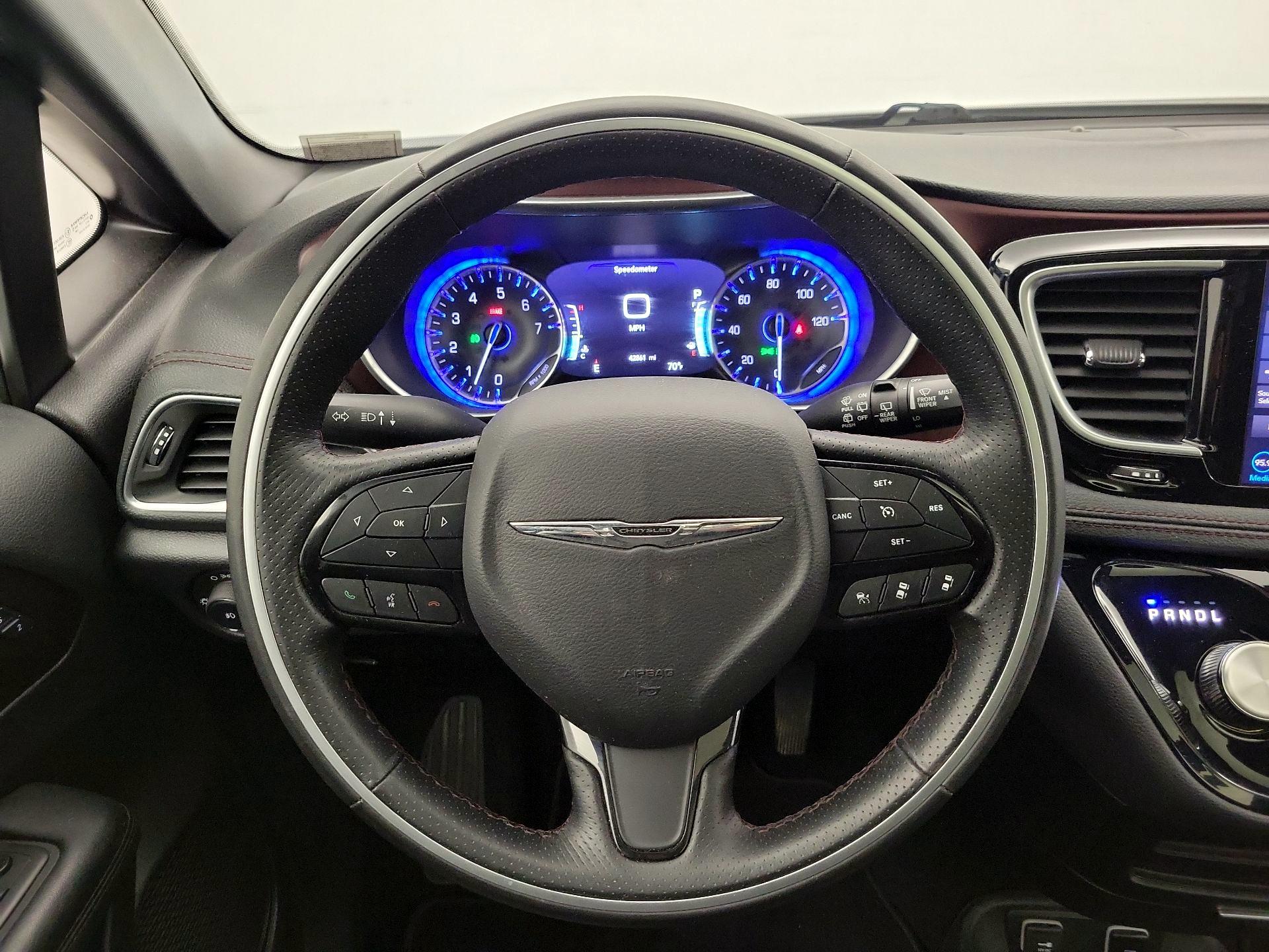 Thumbnail: 2019 Chrysler Pacifica - 10