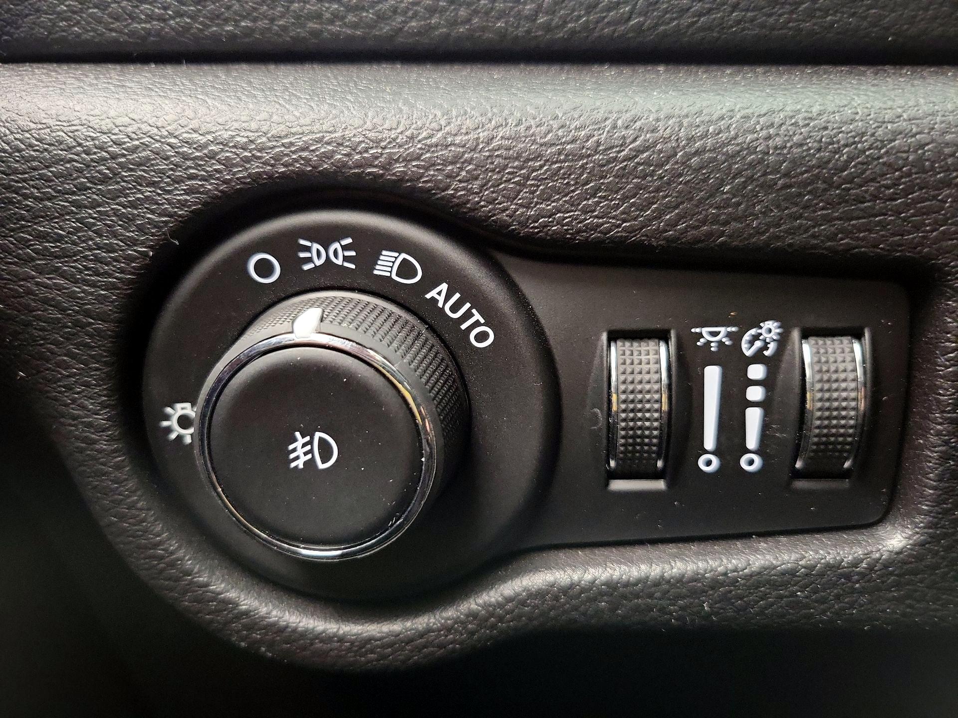 Thumbnail: 2019 Chrysler Pacifica - 13