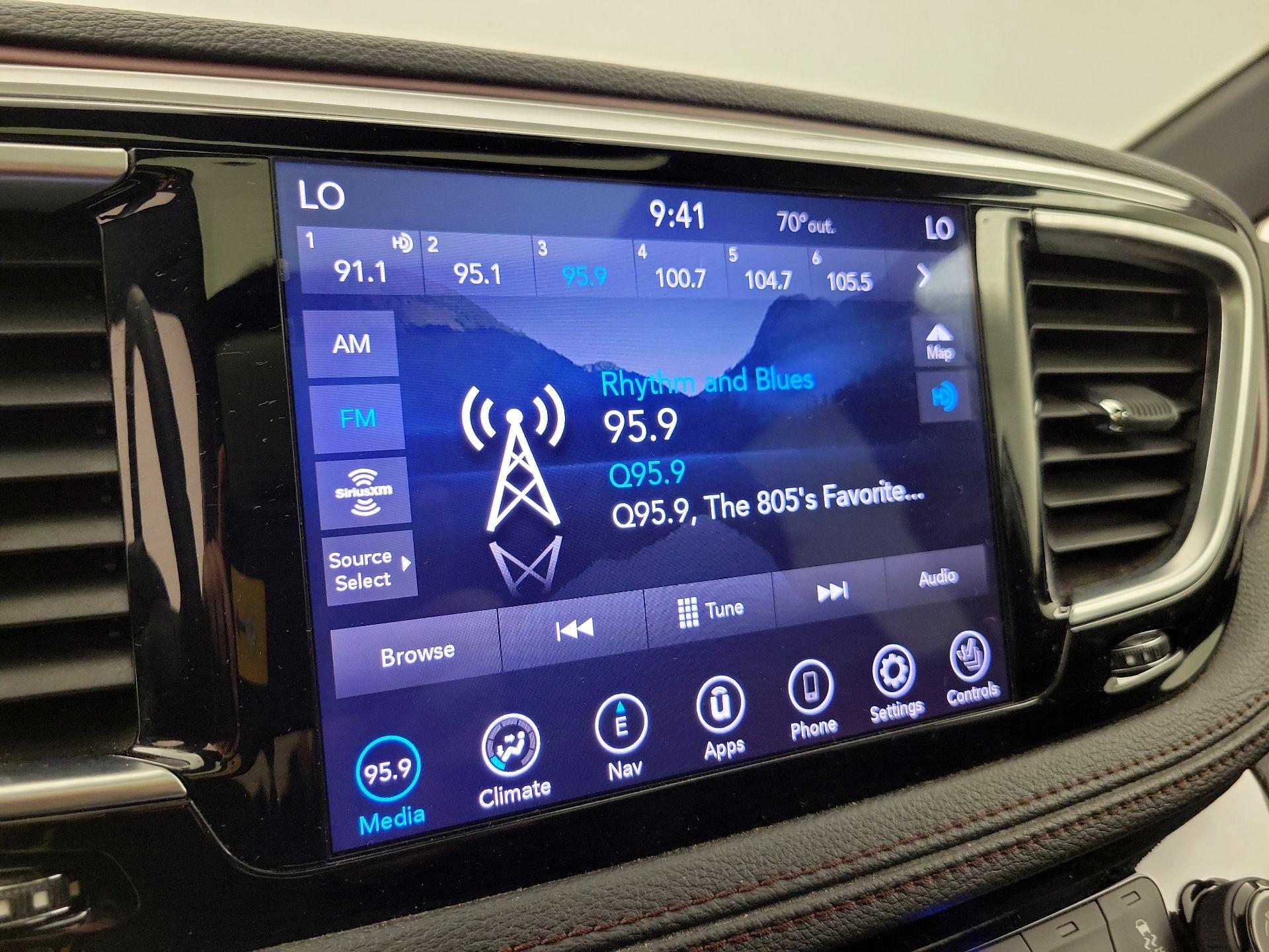 Thumbnail: 2019 Chrysler Pacifica - 16