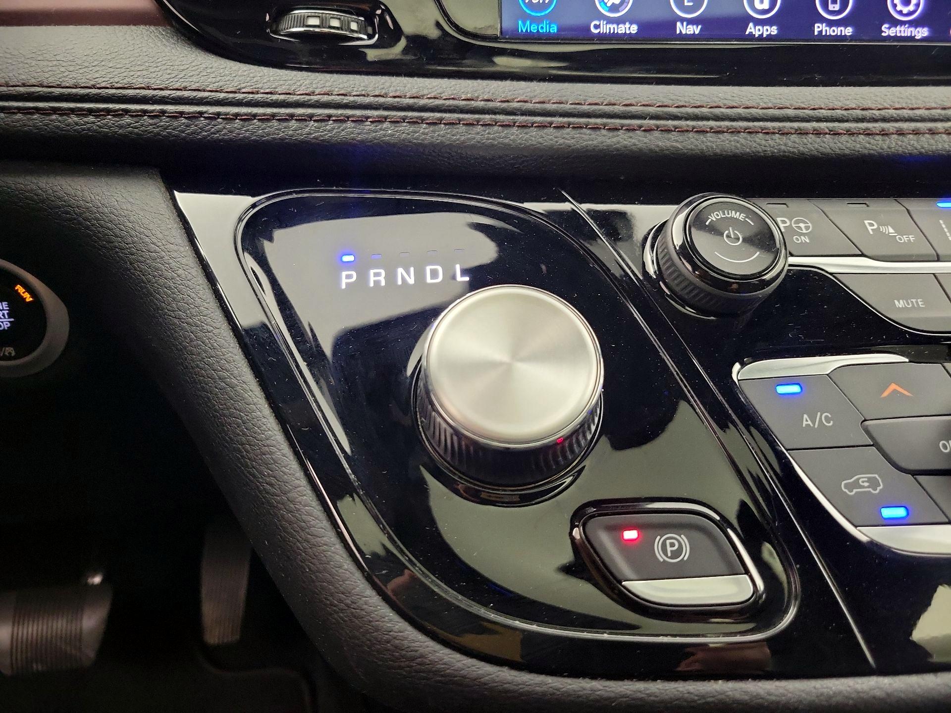 Thumbnail: 2019 Chrysler Pacifica - 18