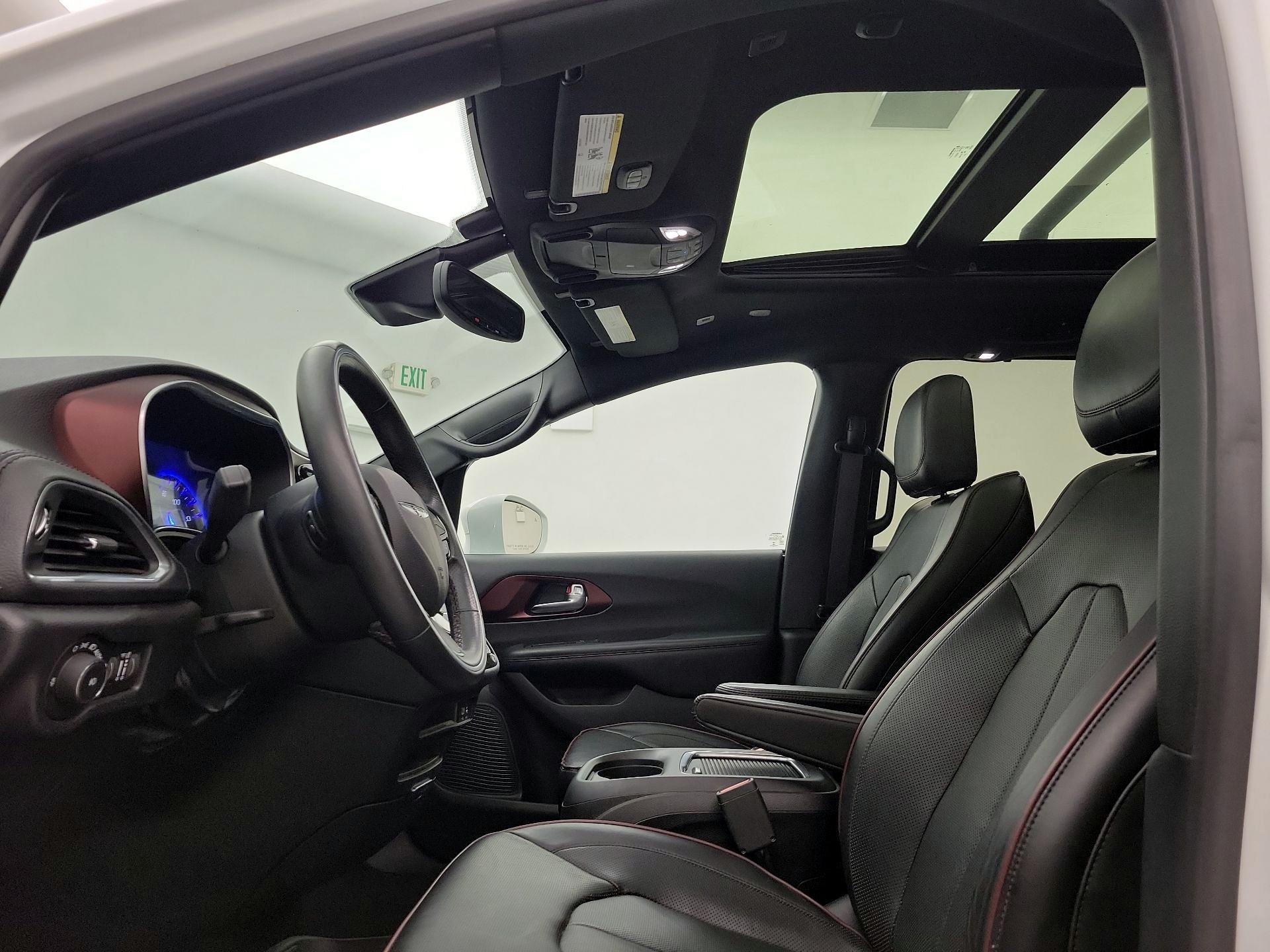 Thumbnail: 2019 Chrysler Pacifica - 20