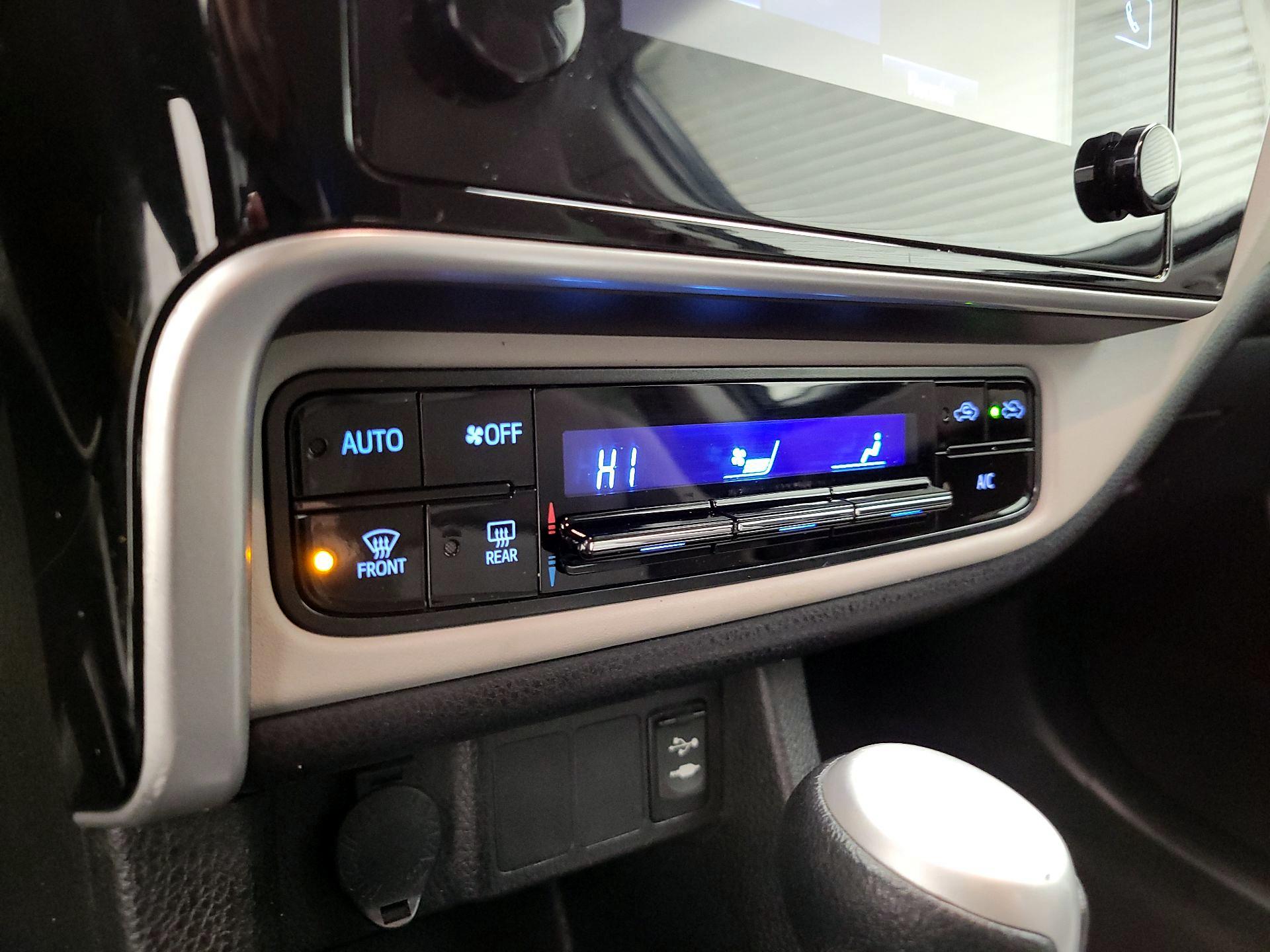 Thumbnail: 2017 Toyota Corolla - 16