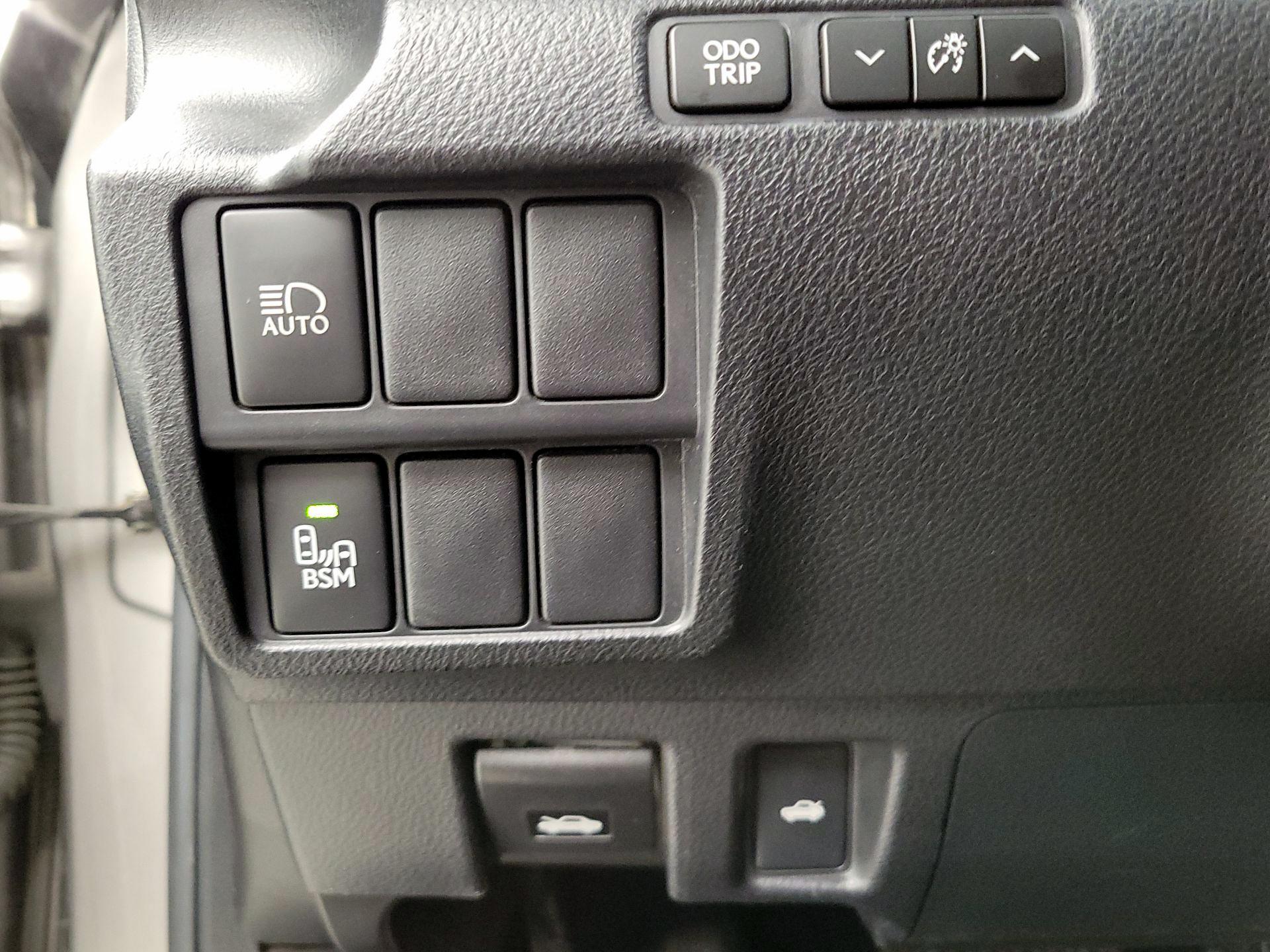 Thumbnail: 2018 Lexus IS - 13