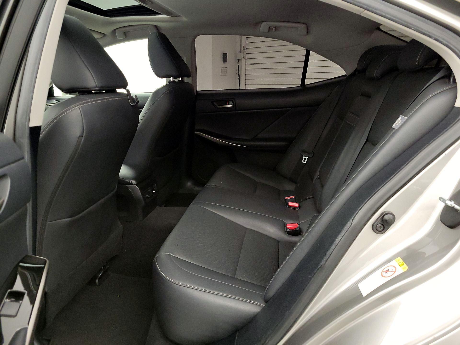 Thumbnail: 2018 Lexus IS - 20