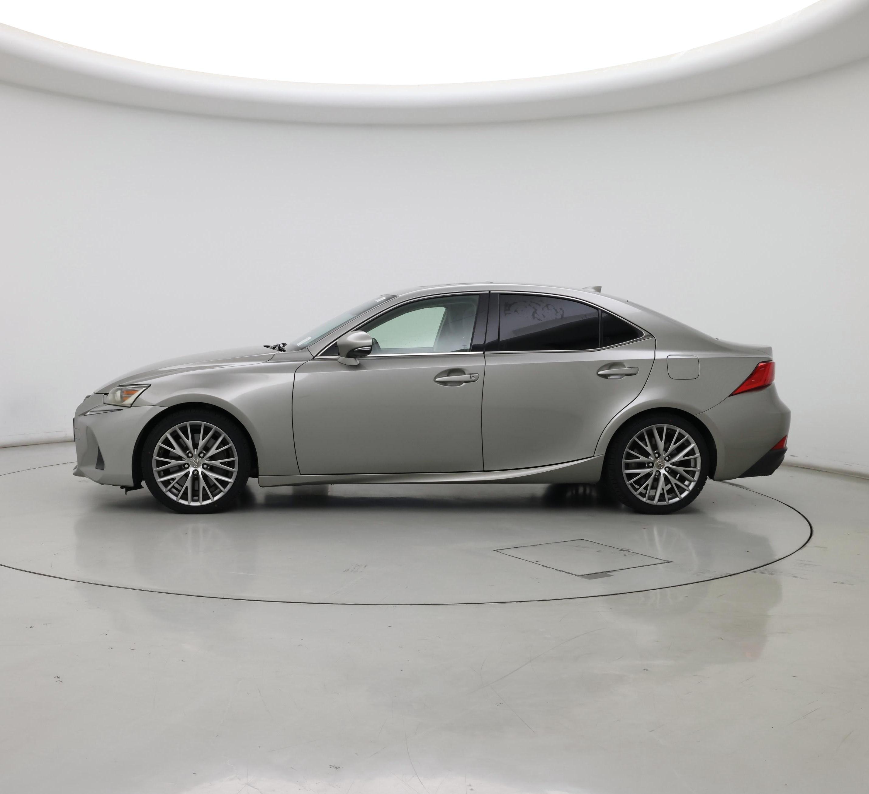 Thumbnail: 2018 Lexus IS - 3