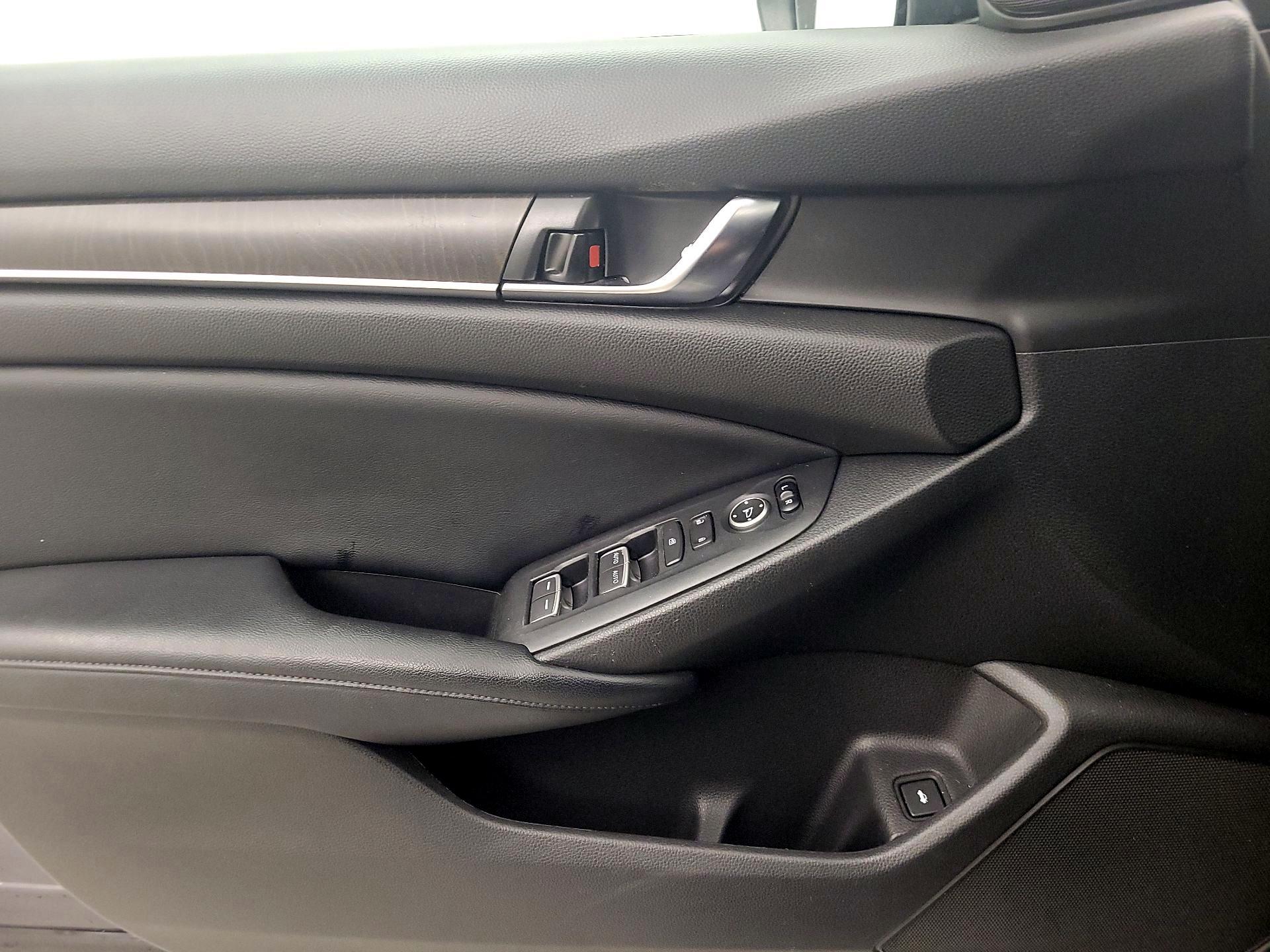 Thumbnail: 2018 Honda Accord - 12