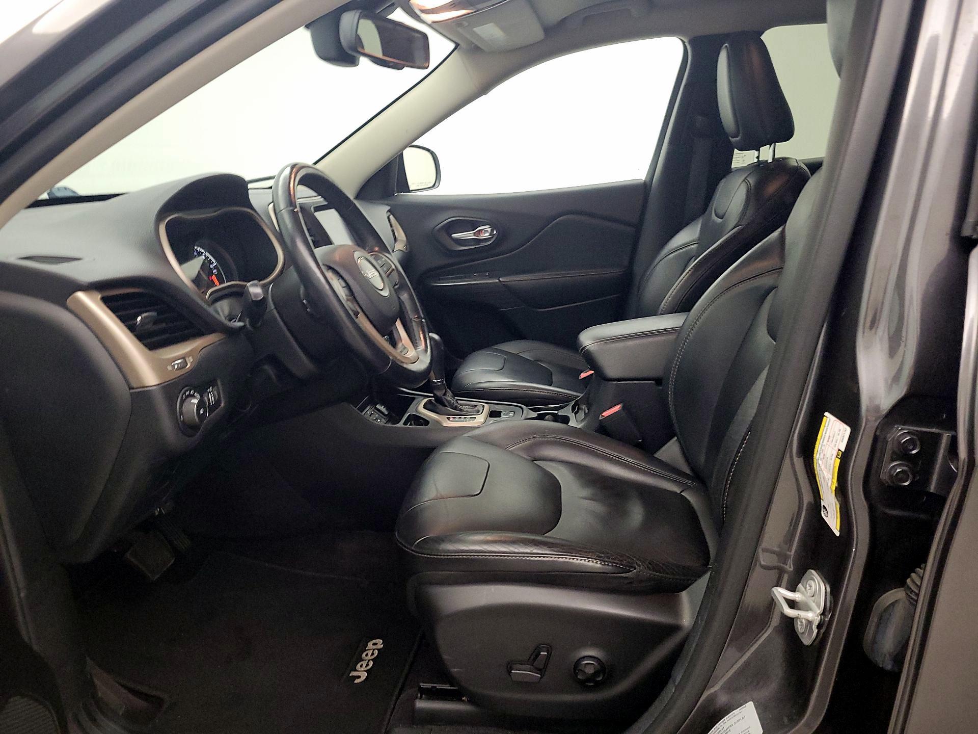 Thumbnail: 2016 Jeep Cherokee - 11