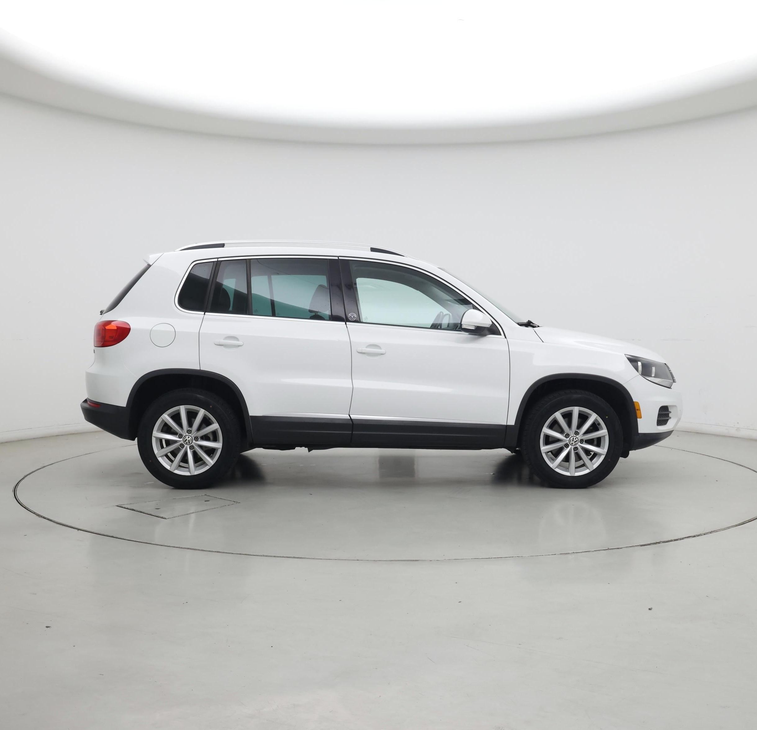 Thumbnail: 2017 Volkswagen Tiguan - 7