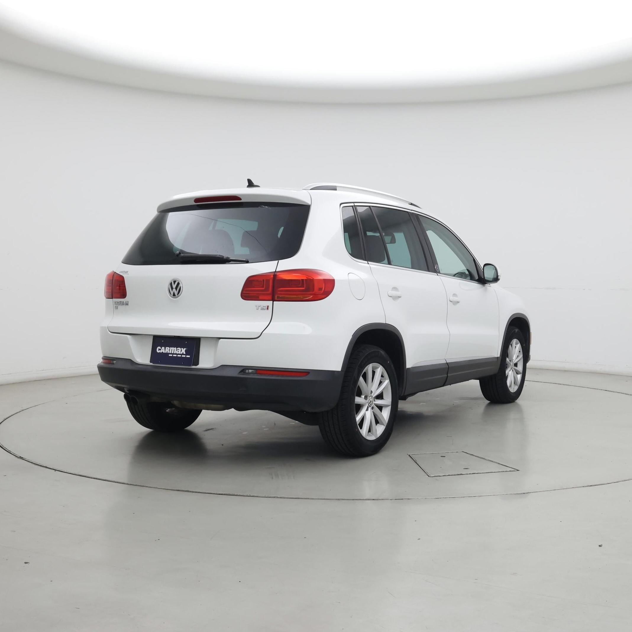 Thumbnail: 2017 Volkswagen Tiguan - 8