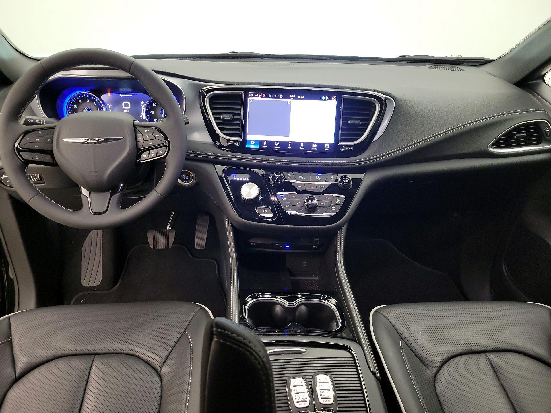 Thumbnail: 2026 Chrysler Pacifica - 9