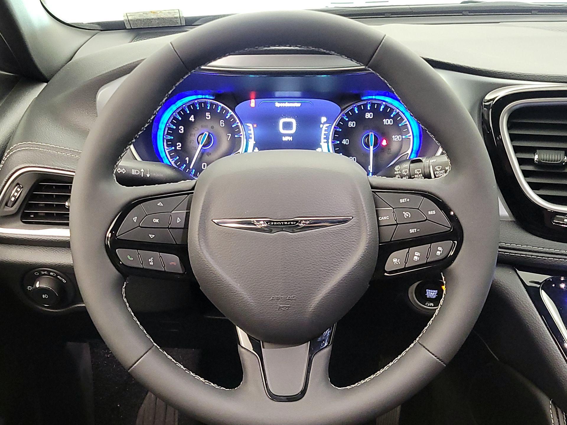 Thumbnail: 2026 Chrysler Pacifica - 10