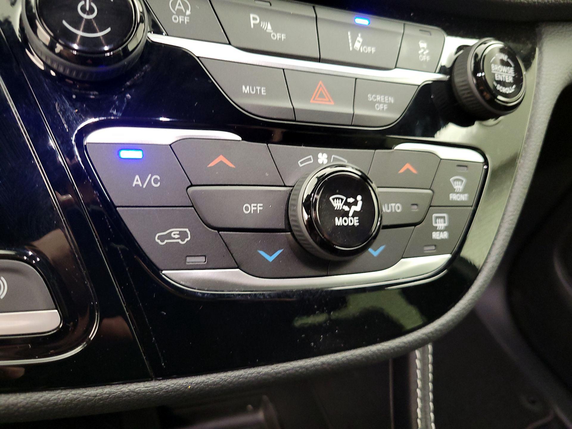 Thumbnail: 2026 Chrysler Pacifica - 16